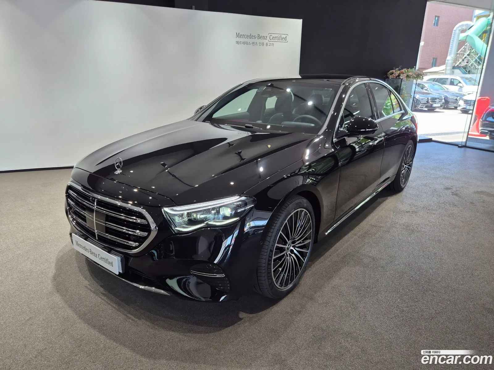 Mercedes-Benz E-Class W214 2025 — 19