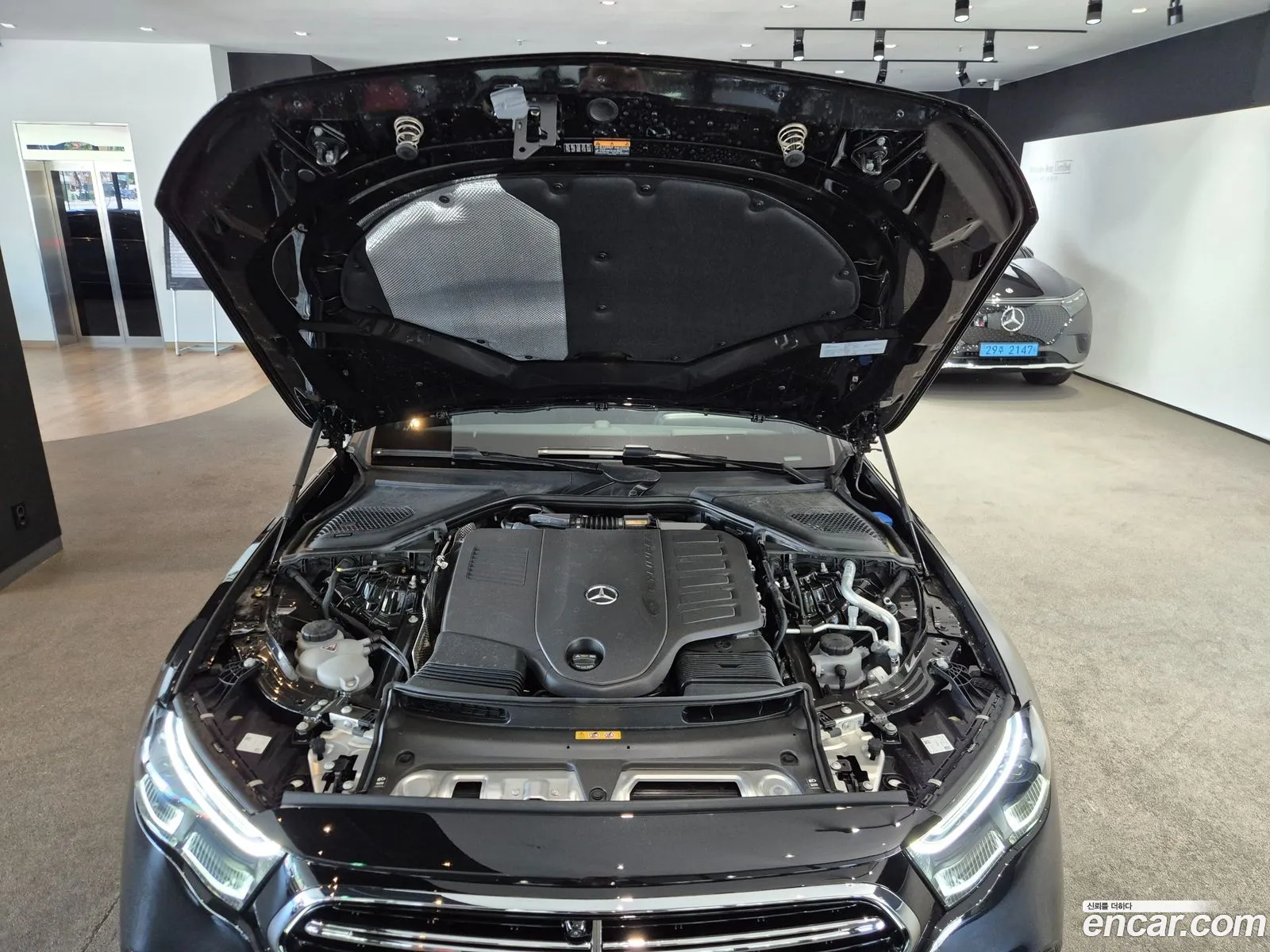 Mercedes-Benz E-Class W214 2025 — 18