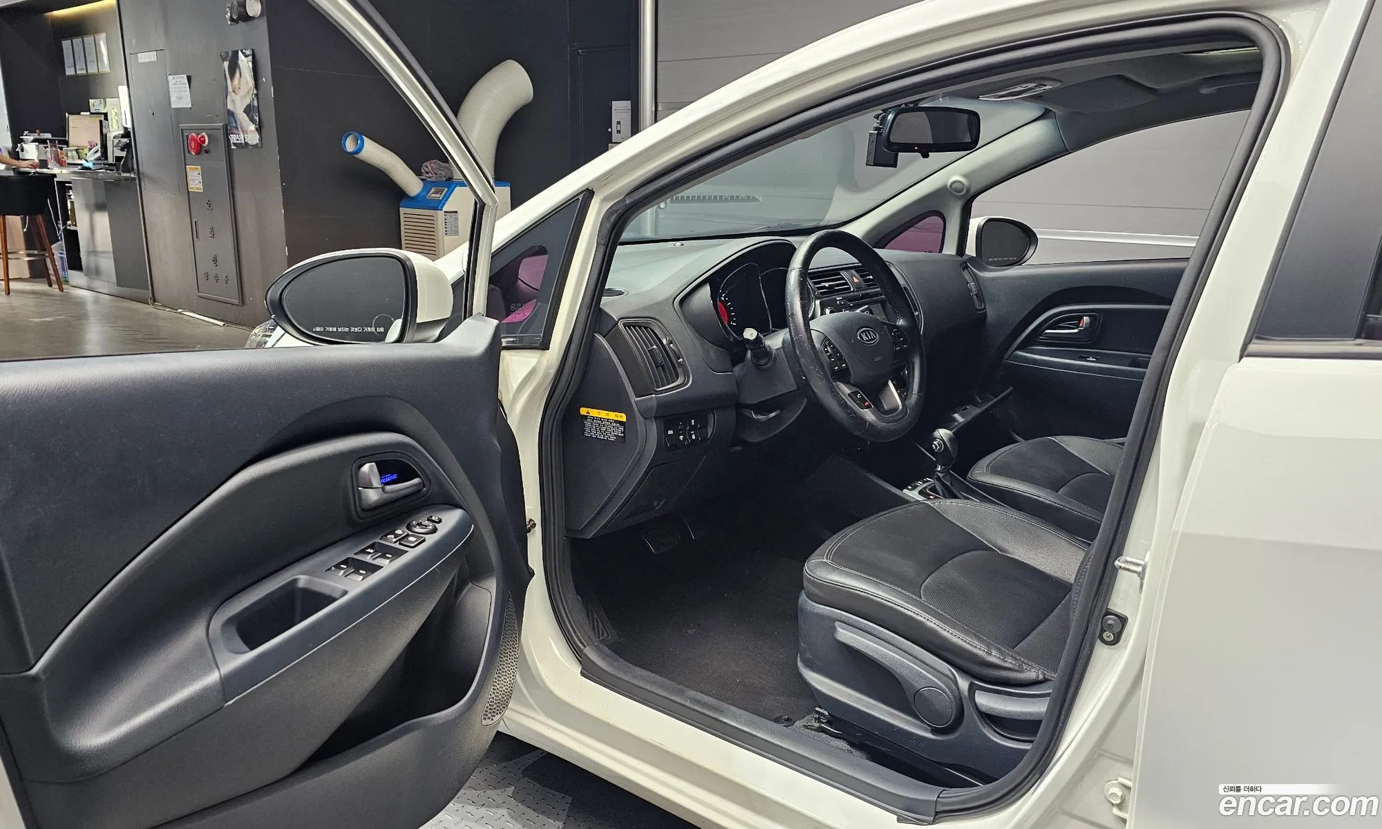 Kia Pride 2012 KNADR513BCS774087 — 17