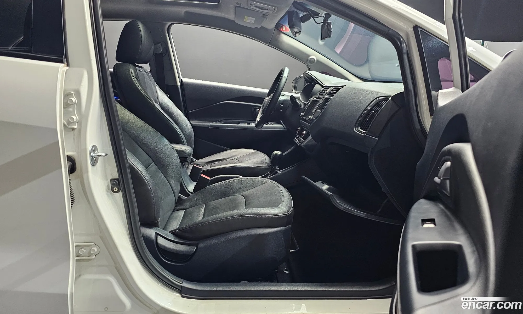 Kia Pride 2012 KNADR513BCS774087 — 10