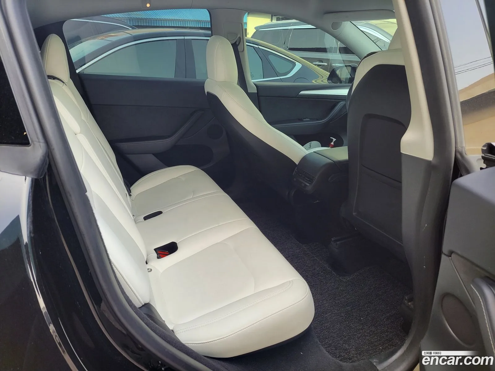 Tesla Model Y 2023 — 2