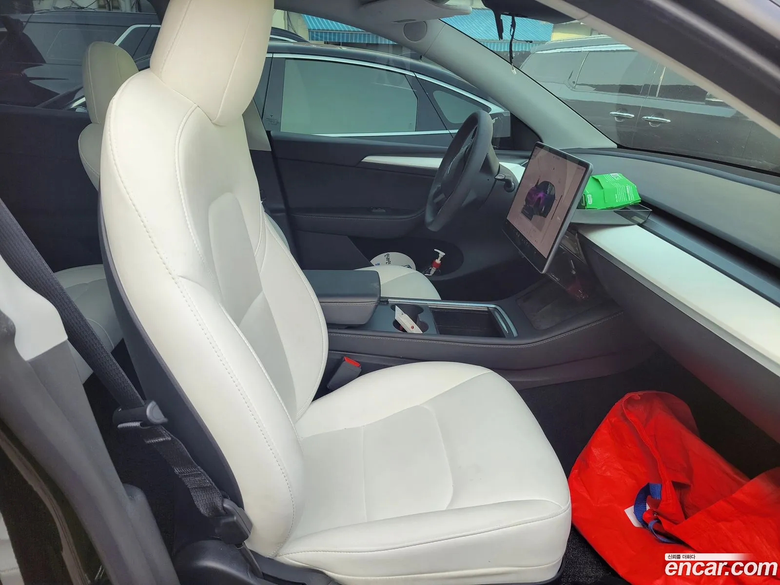 Tesla Model Y 2023 — 7