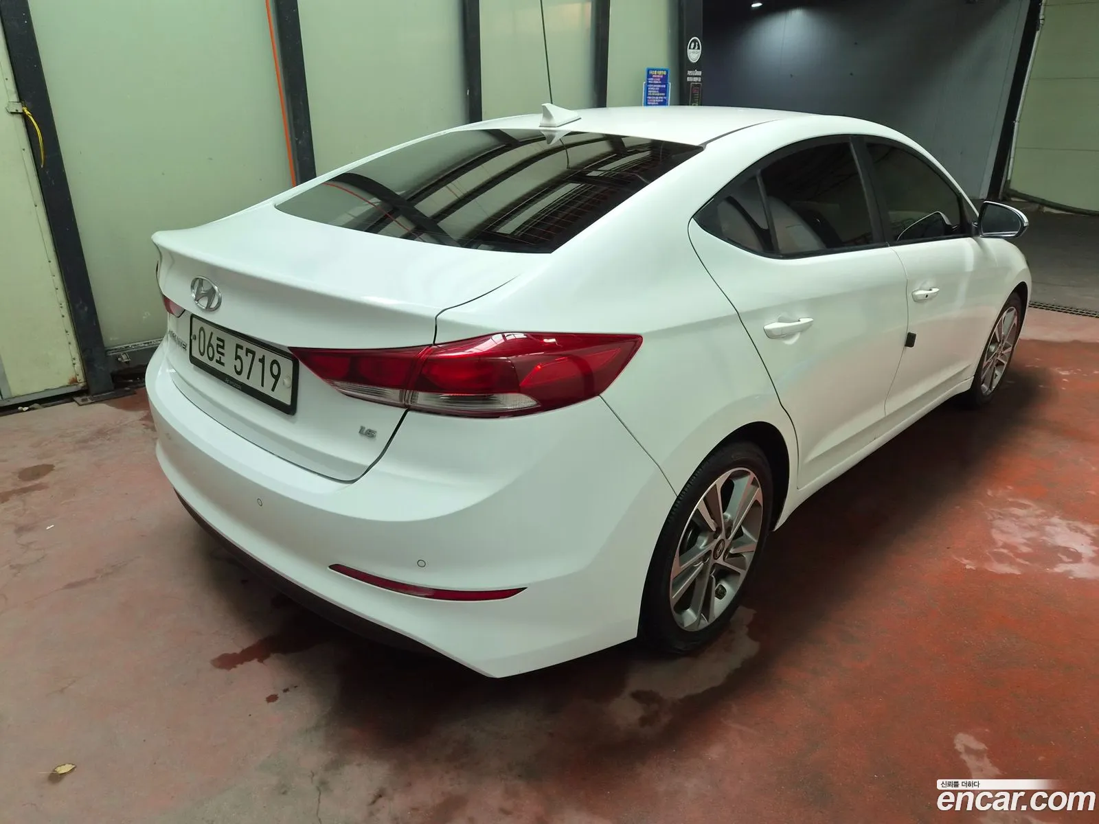 Hyundai Elantra AD 2017 — 6