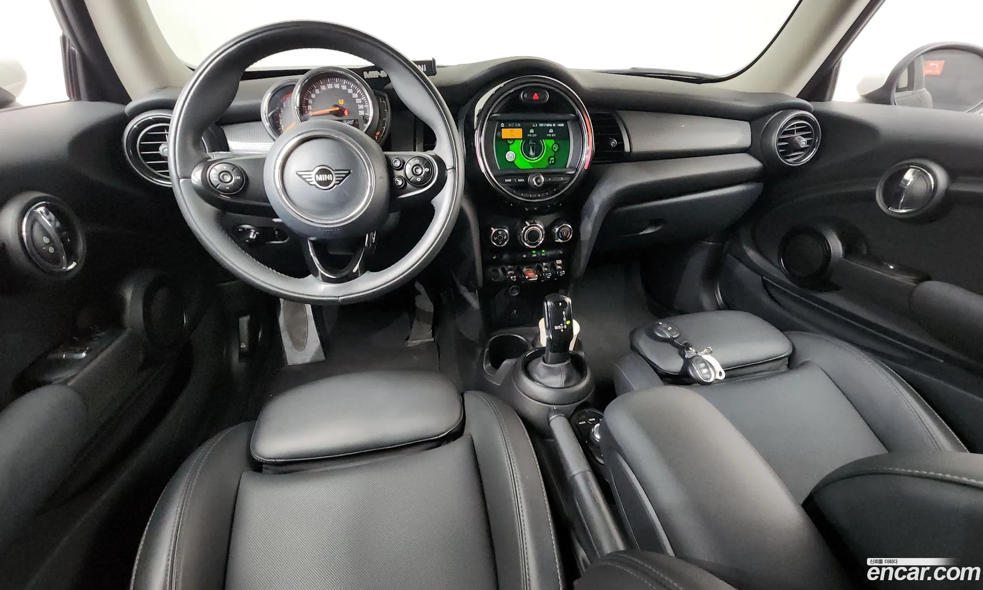 Mini Cooper 2020 — 21
