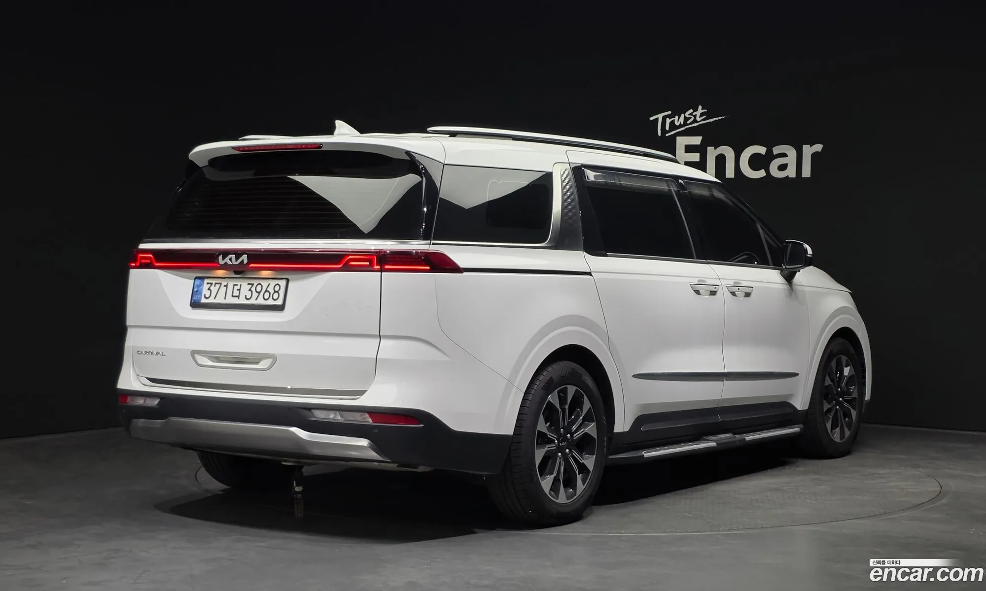Kia Carnival 2021 KNANE81BBNS160129 — 11
