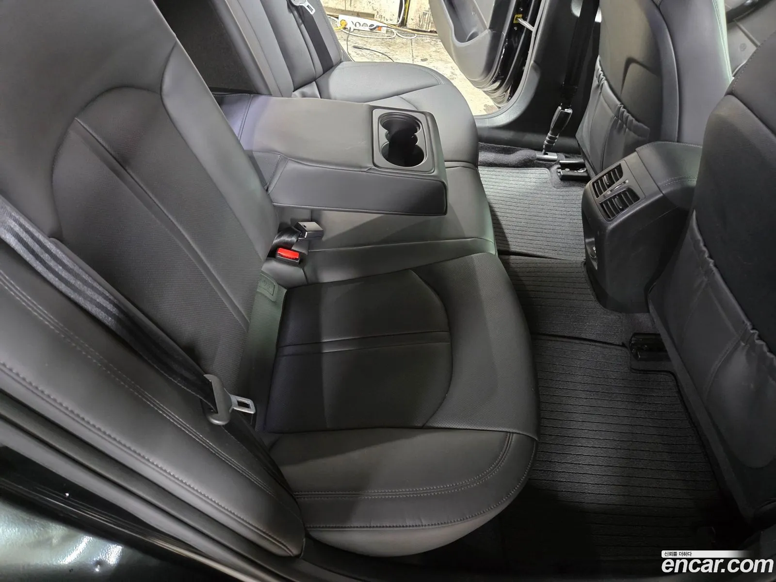 Hyundai LF Sonata Hybrid 2016 — 10