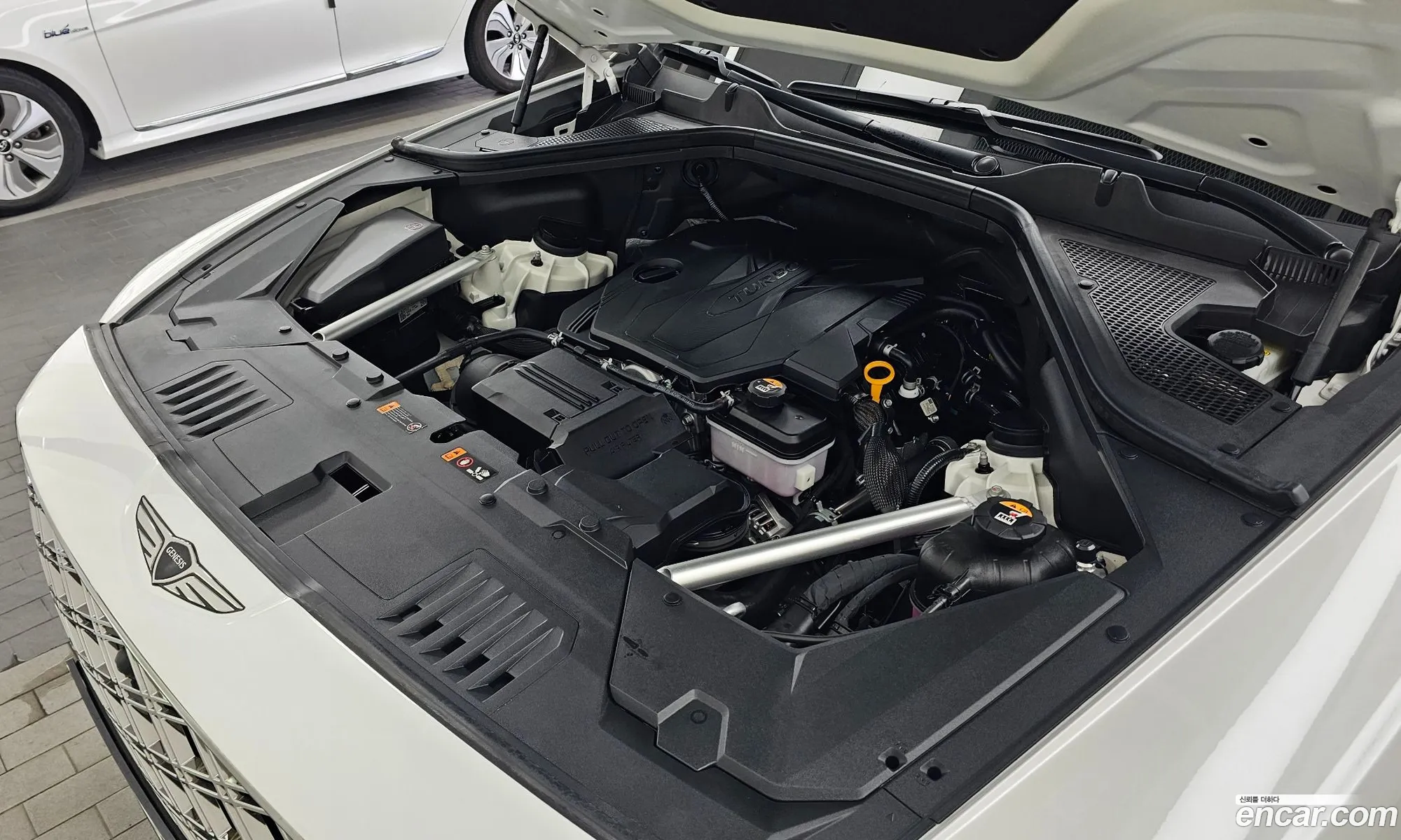 Genesis GV80 2024 KMTHA81BBRU235787 — 8