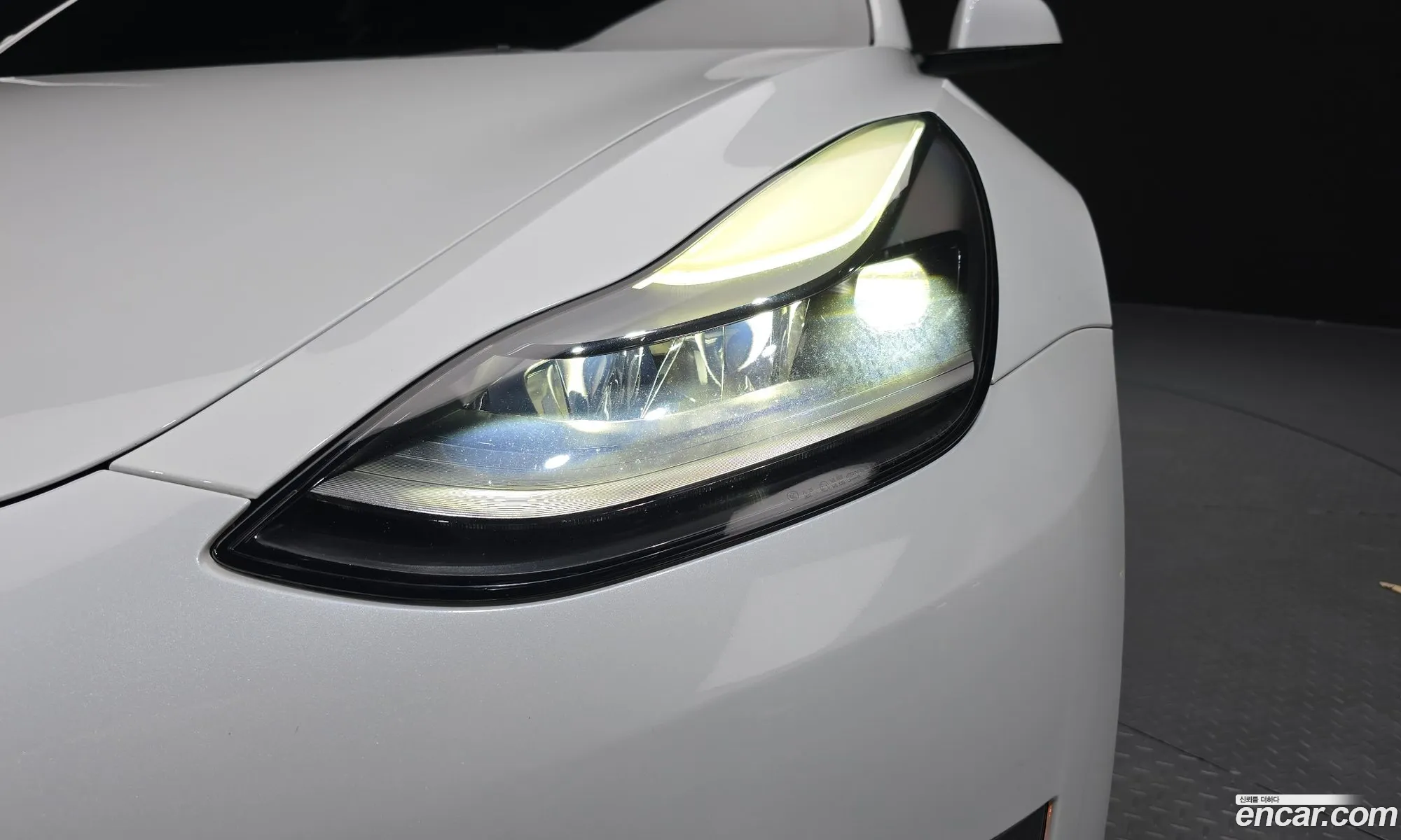 Tesla Model 3 2022 — 24