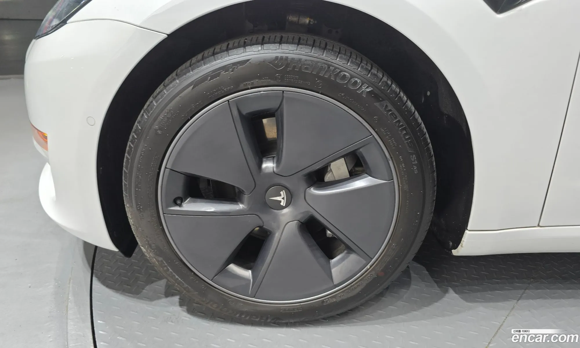 Tesla Model 3 2022 — 8