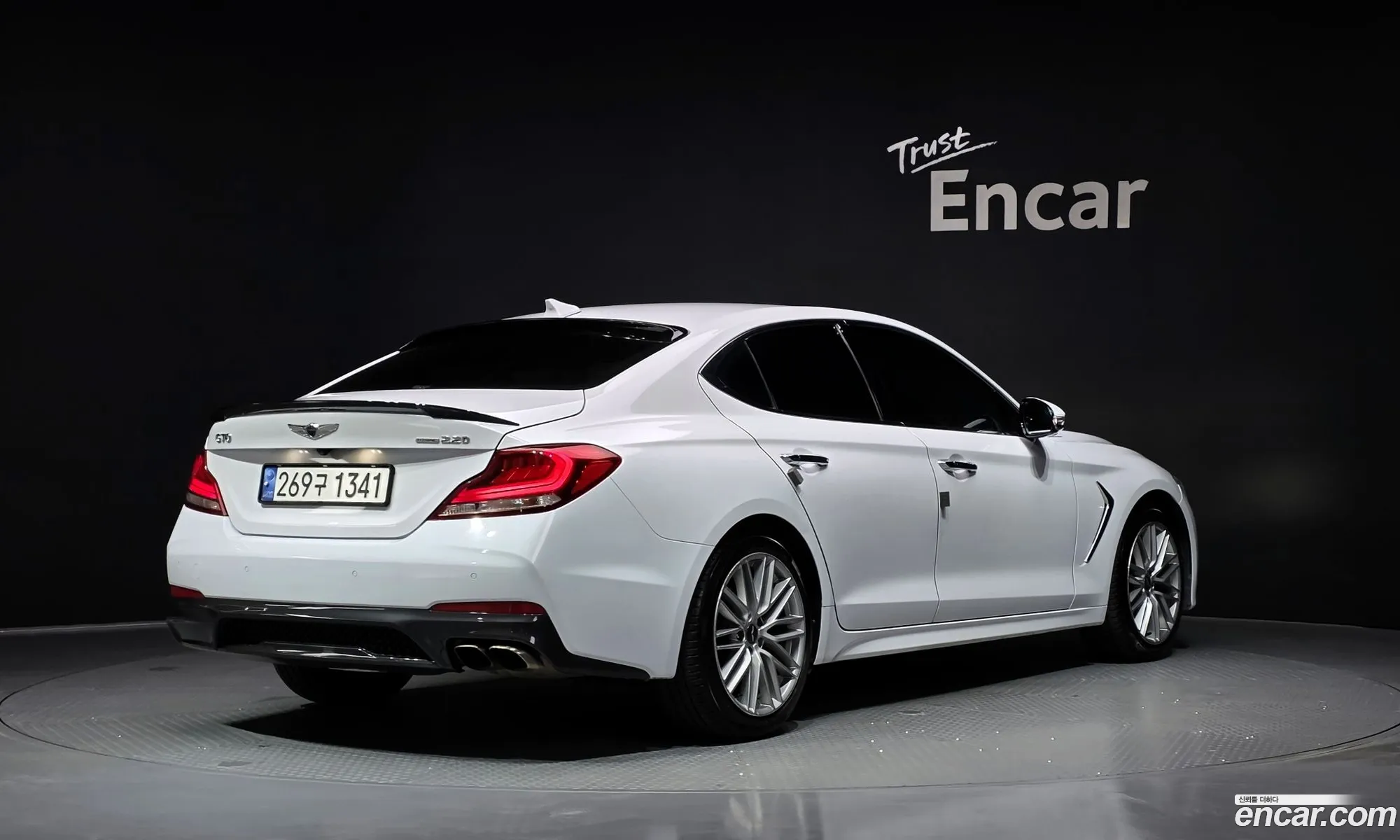 Genesis G70 2018 KMTG441BDKU029387 — 8