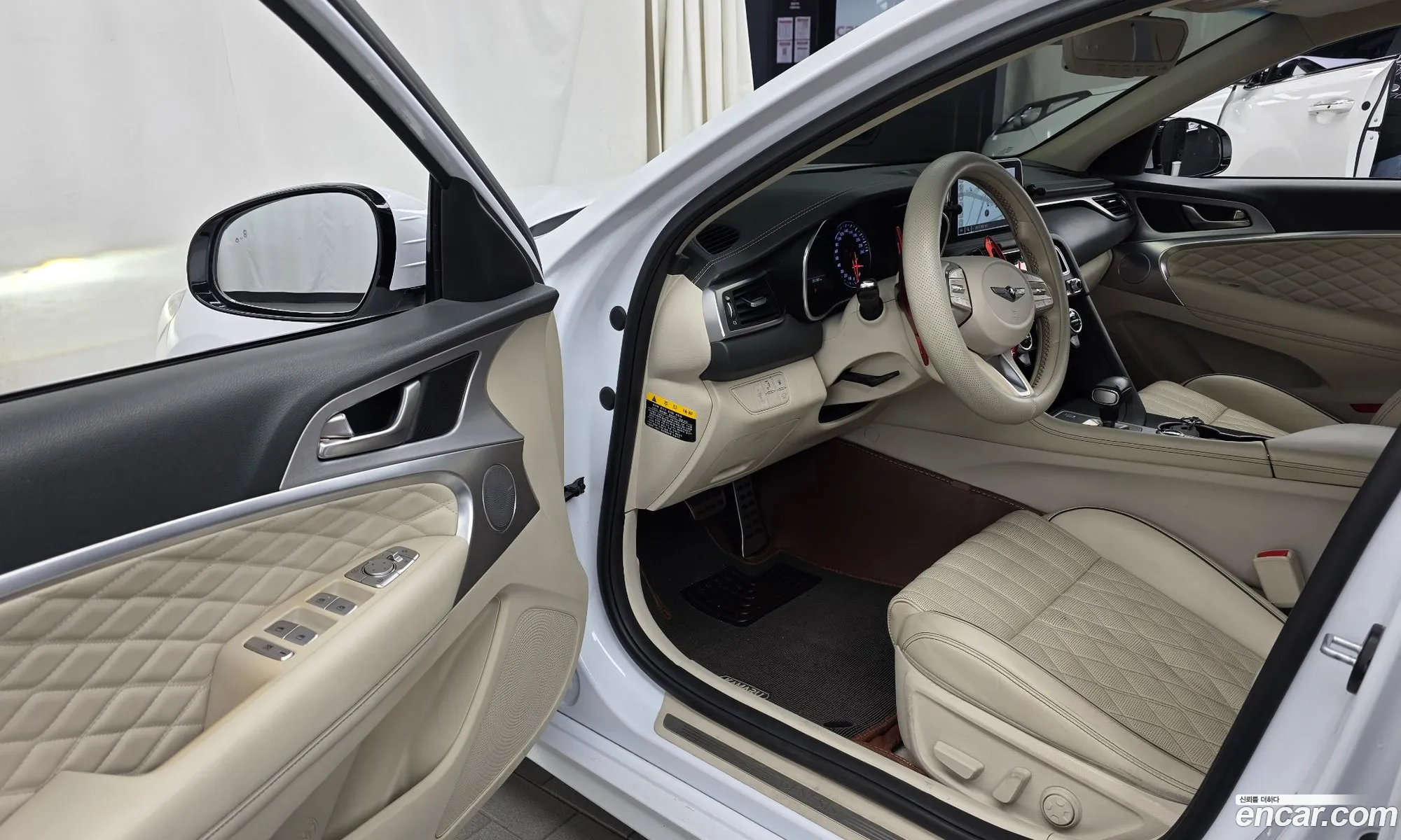 Genesis G70 2018 KMTG441BDKU029387 — 12