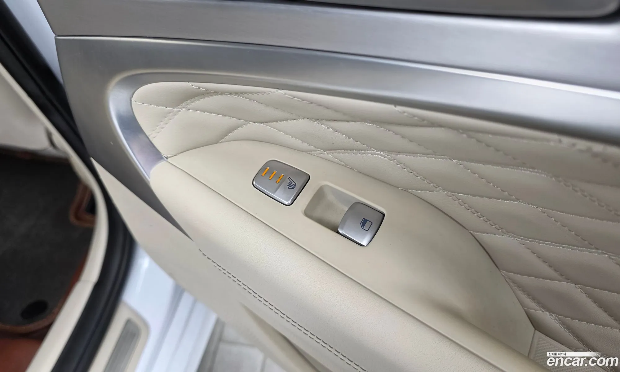 Genesis G70 2018 KMTG441BDKU029387 — 5