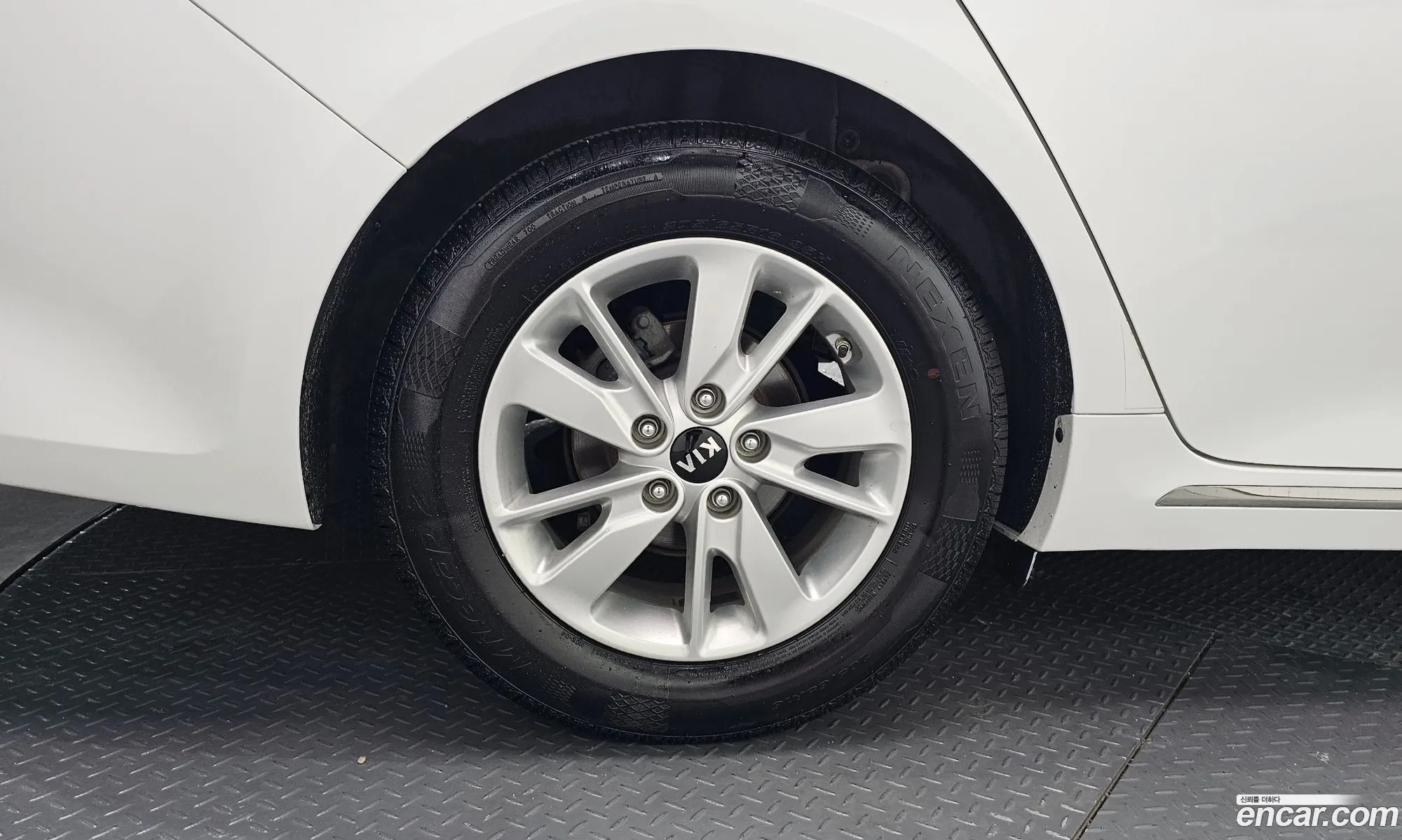 Kia K5 2017 — 23
