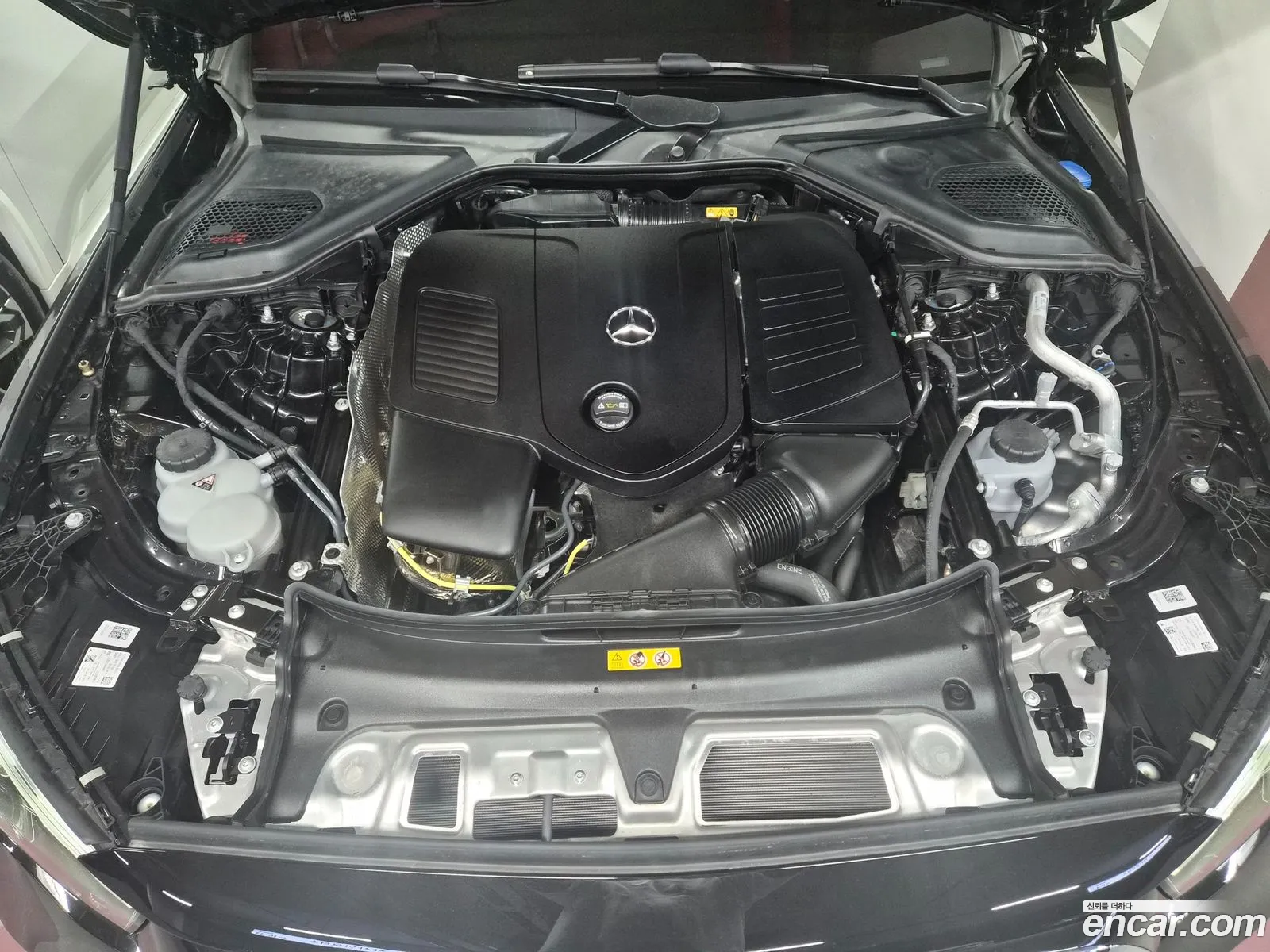 Mercedes-Benz E-Class W214 2025 — 12