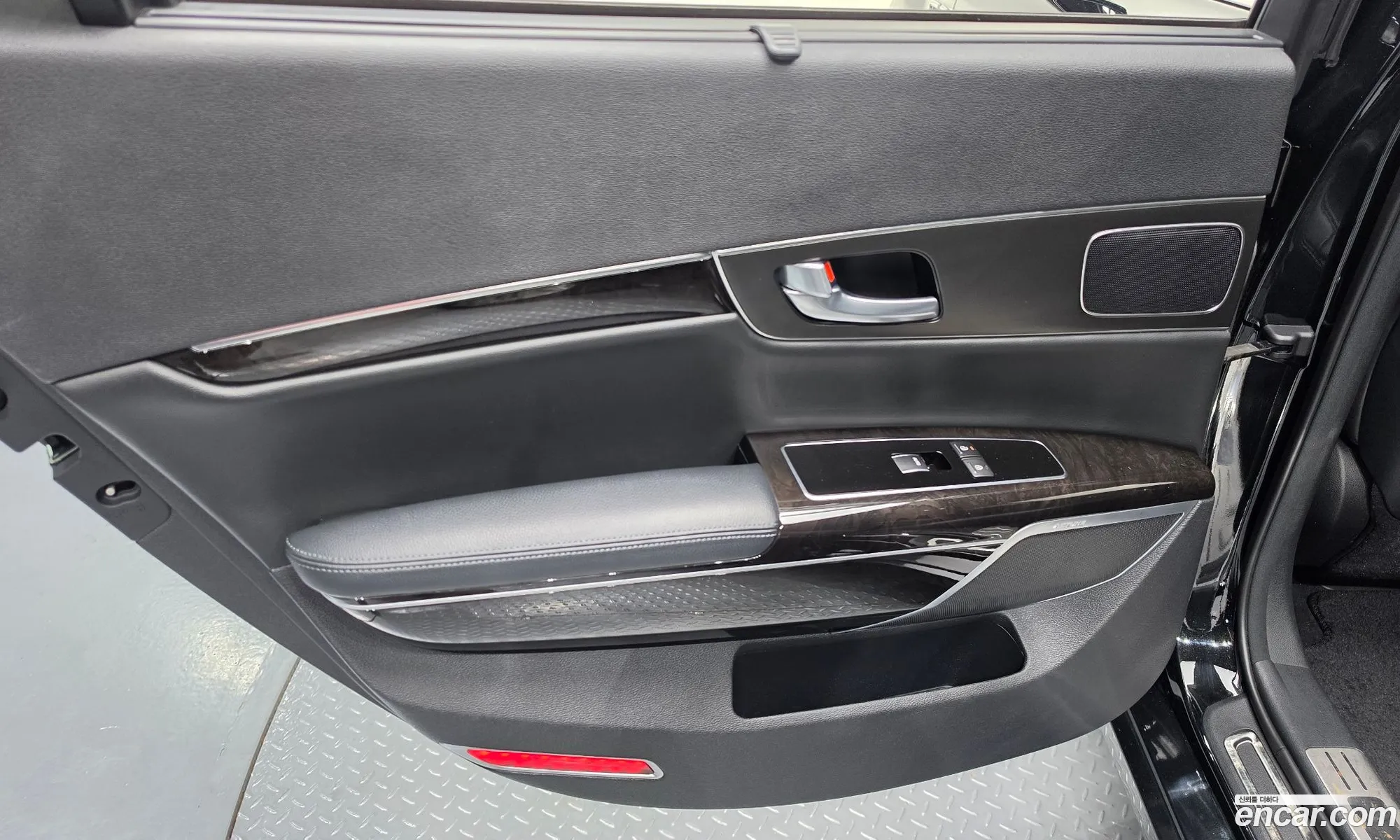 Kia K9 2014 KNALU411BES020729 — 23
