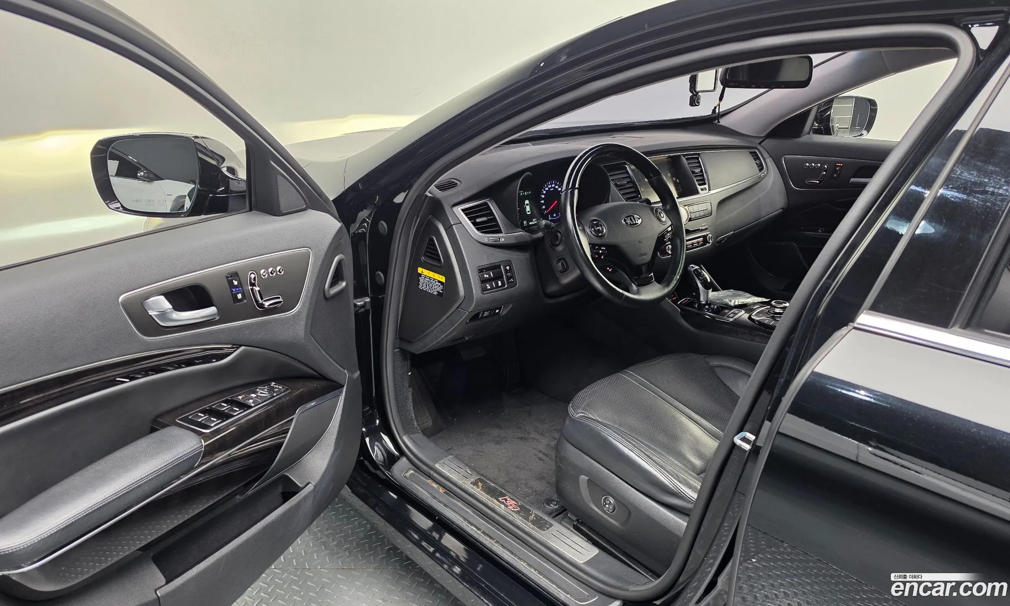 Kia K9 2014 KNALU411BES020729 — 4