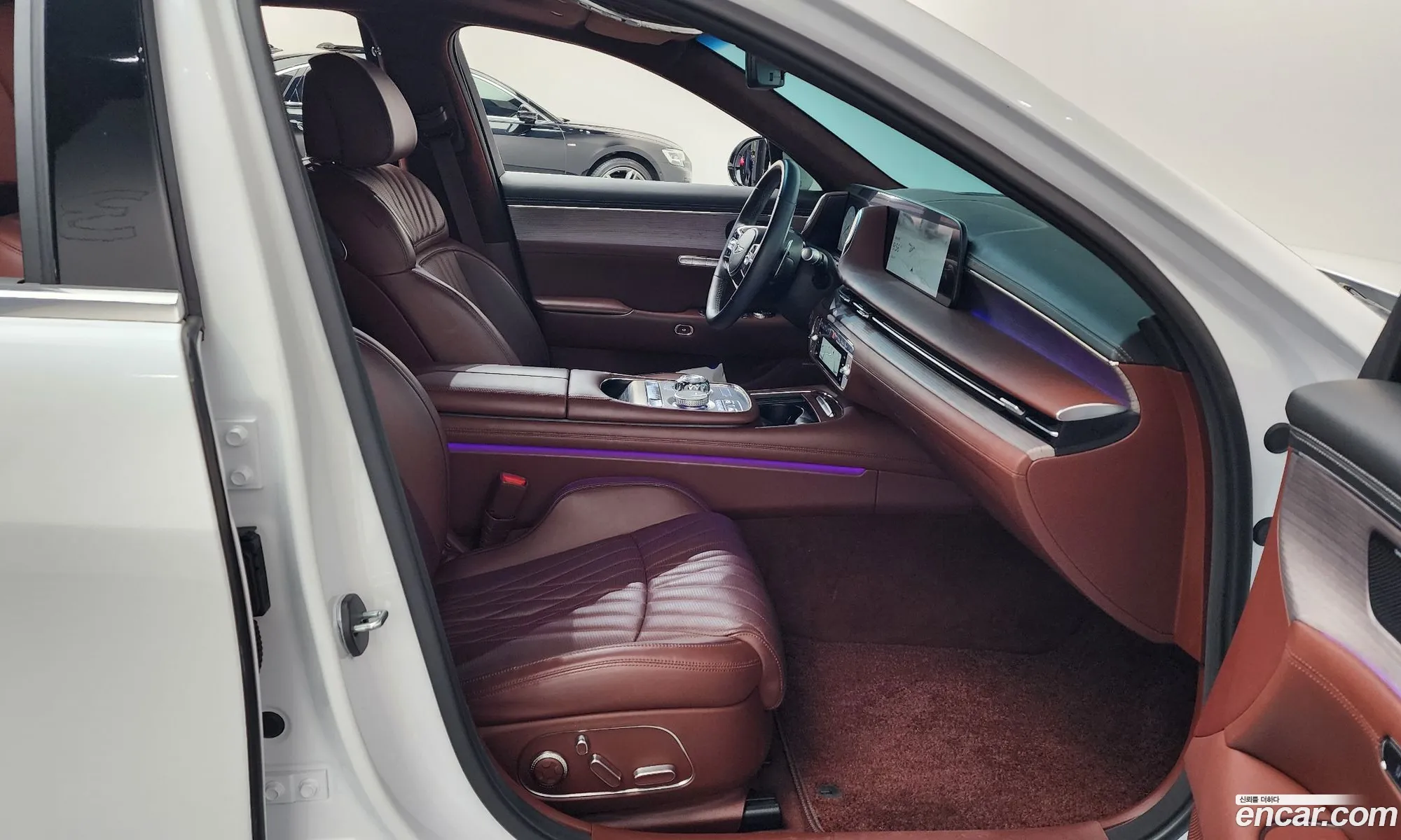 Genesis G90 2022 KMTFA41DDNU015242 — 3