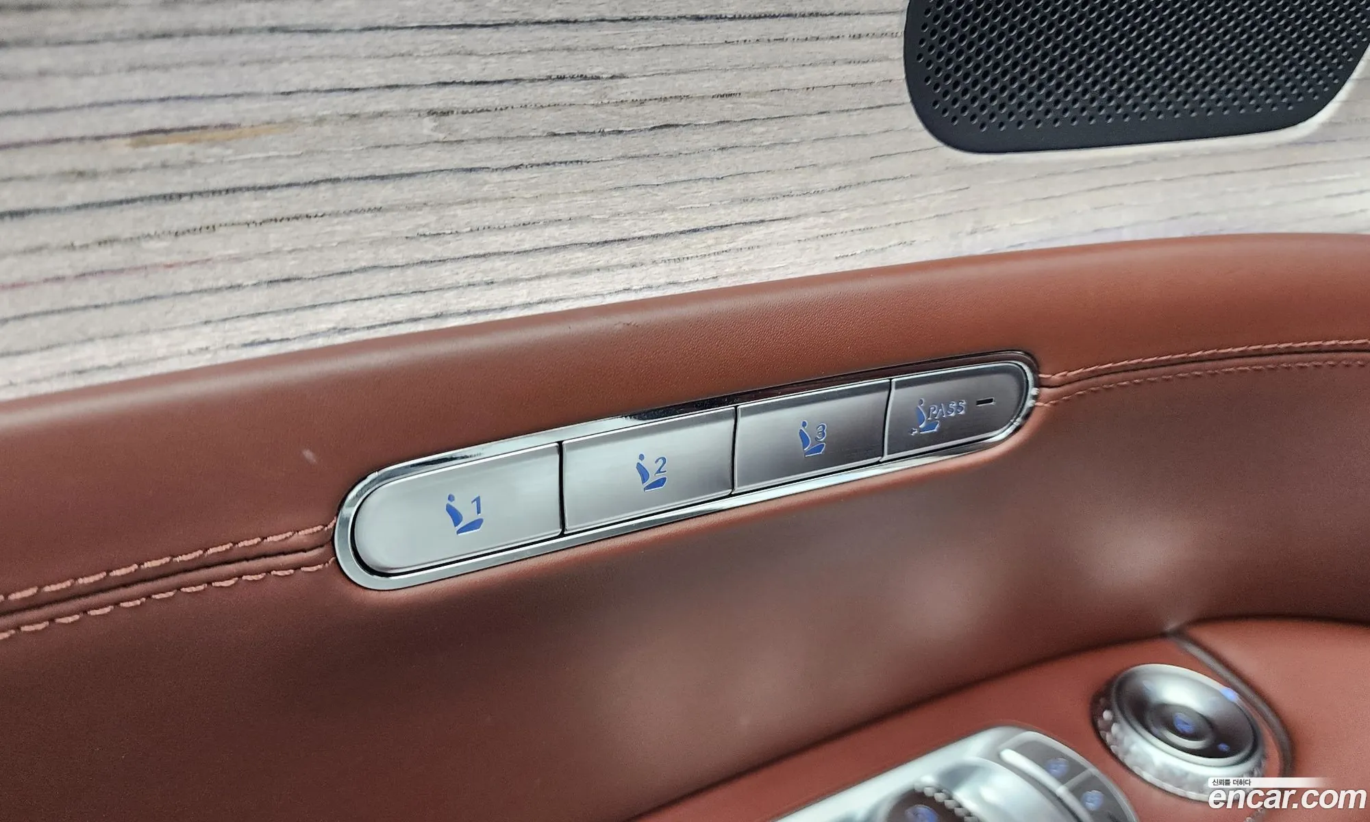 Genesis G90 2022 KMTFA41DDNU015242 — 5