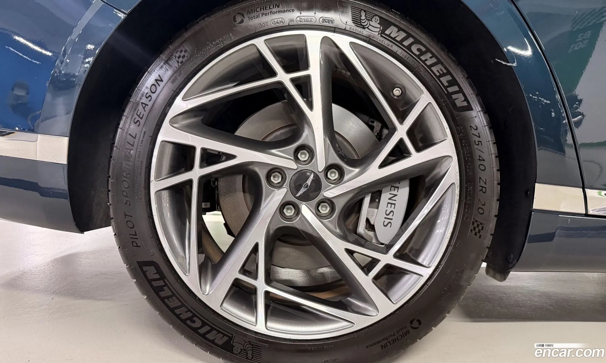 Genesis G90 2023 — 17