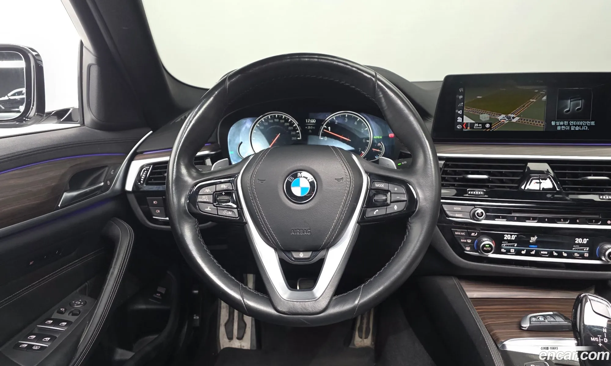 BMW 5 Series 2017 — 28