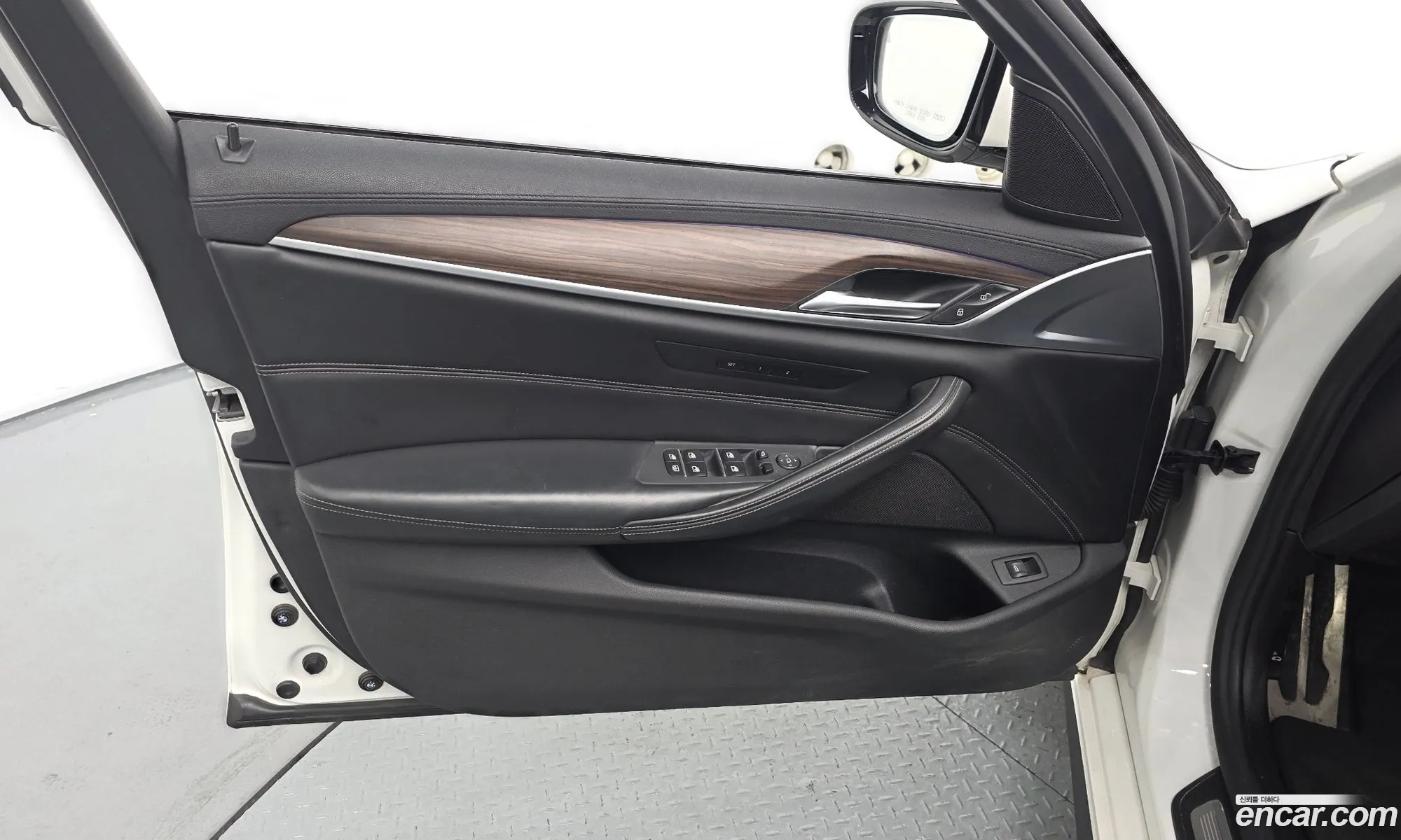 BMW 5 Series 2017 — 8