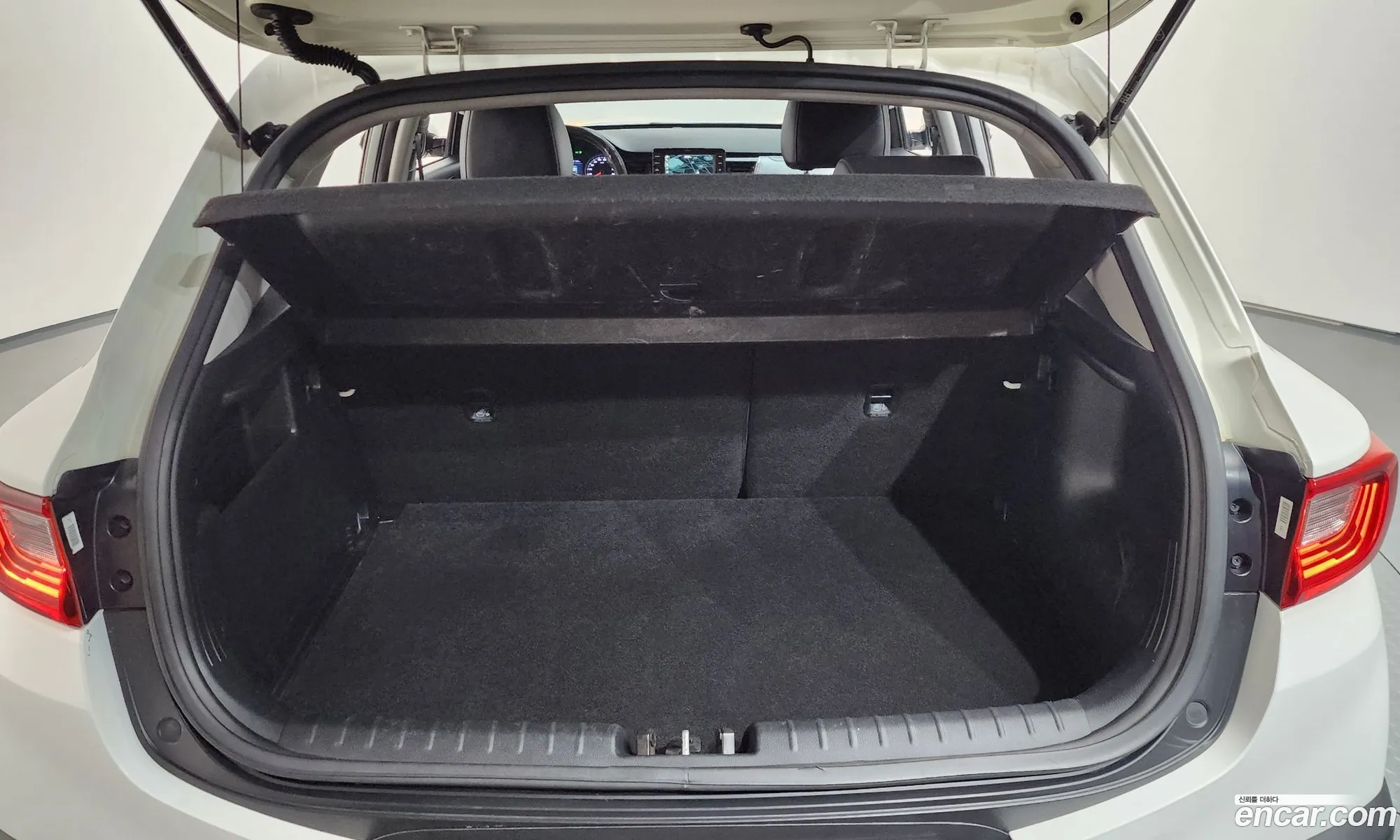 Kia Stonic 2018 KNADE815GJS211788 — 12