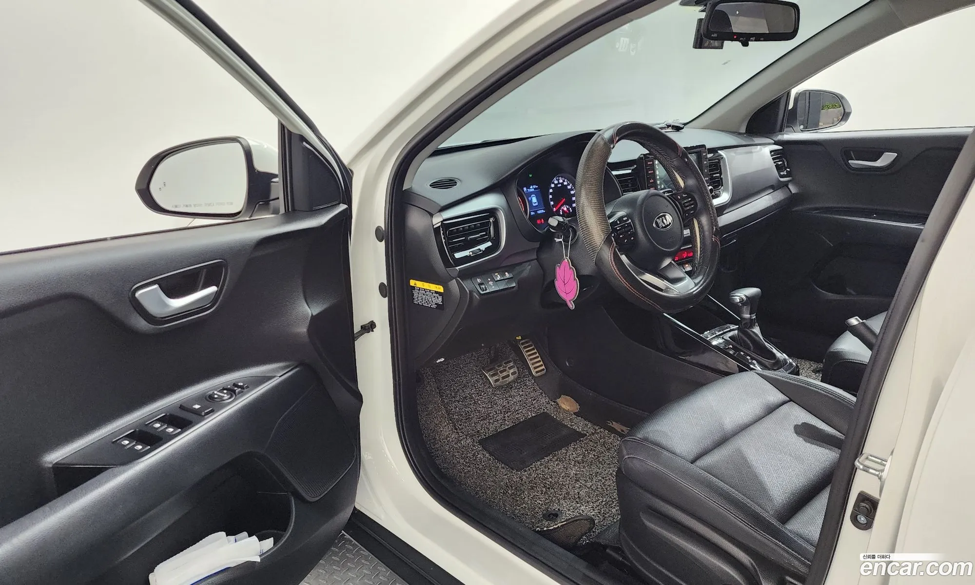Kia Stonic 2018 KNADE815GJS211788 — 11