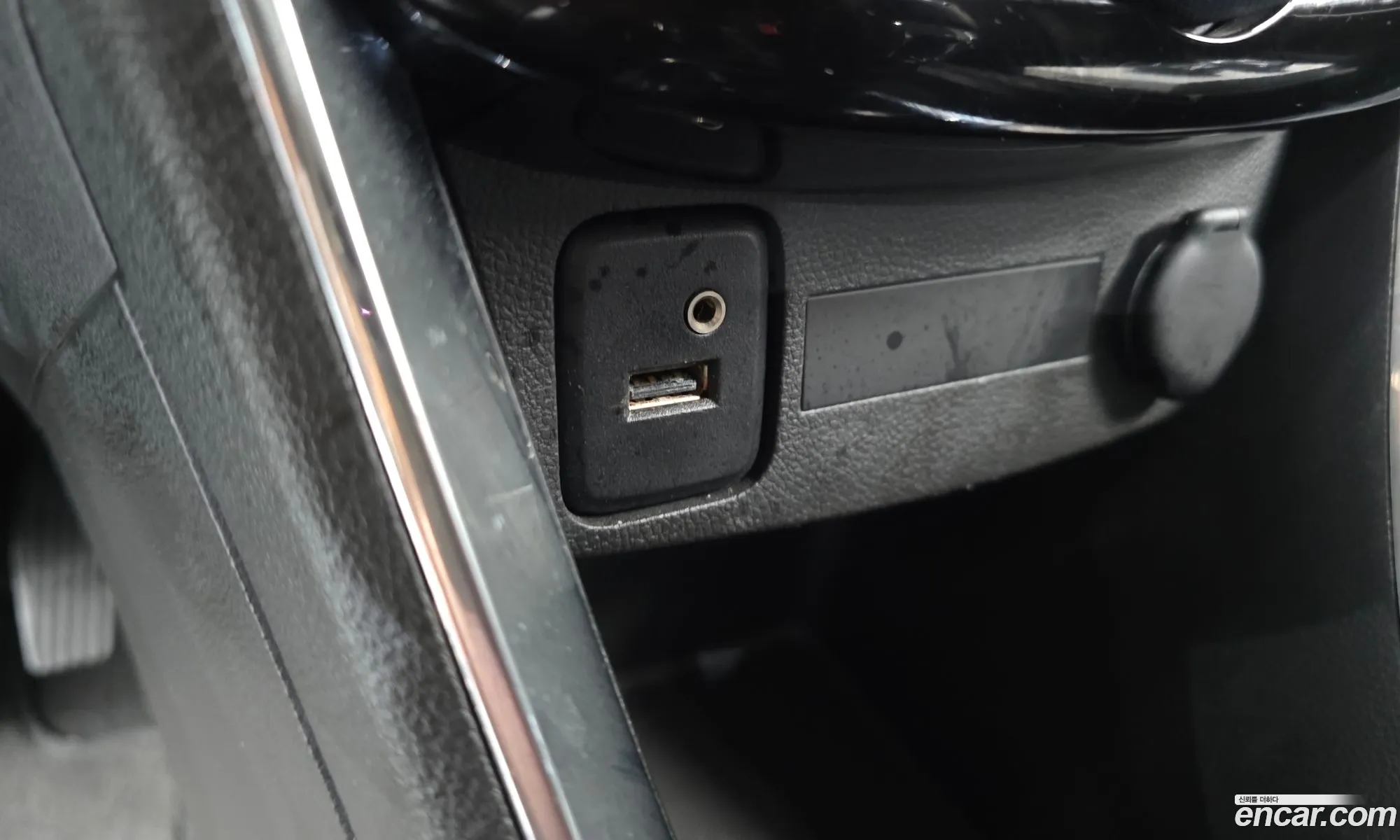 Chevrolet (GM Daewoo) Trax 2017 KLABA76BDJB503330 — 4