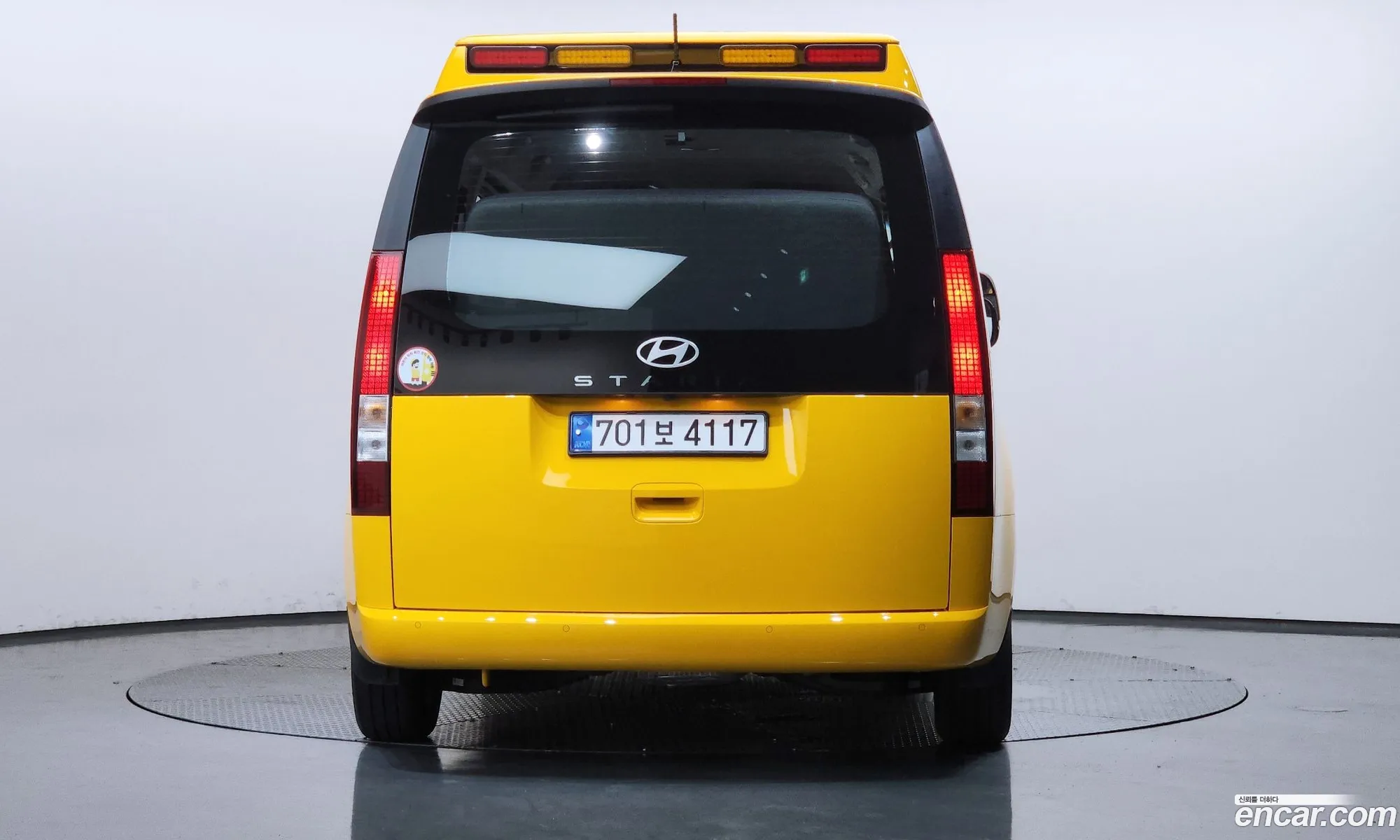 Hyundai Staria 2025 — 25