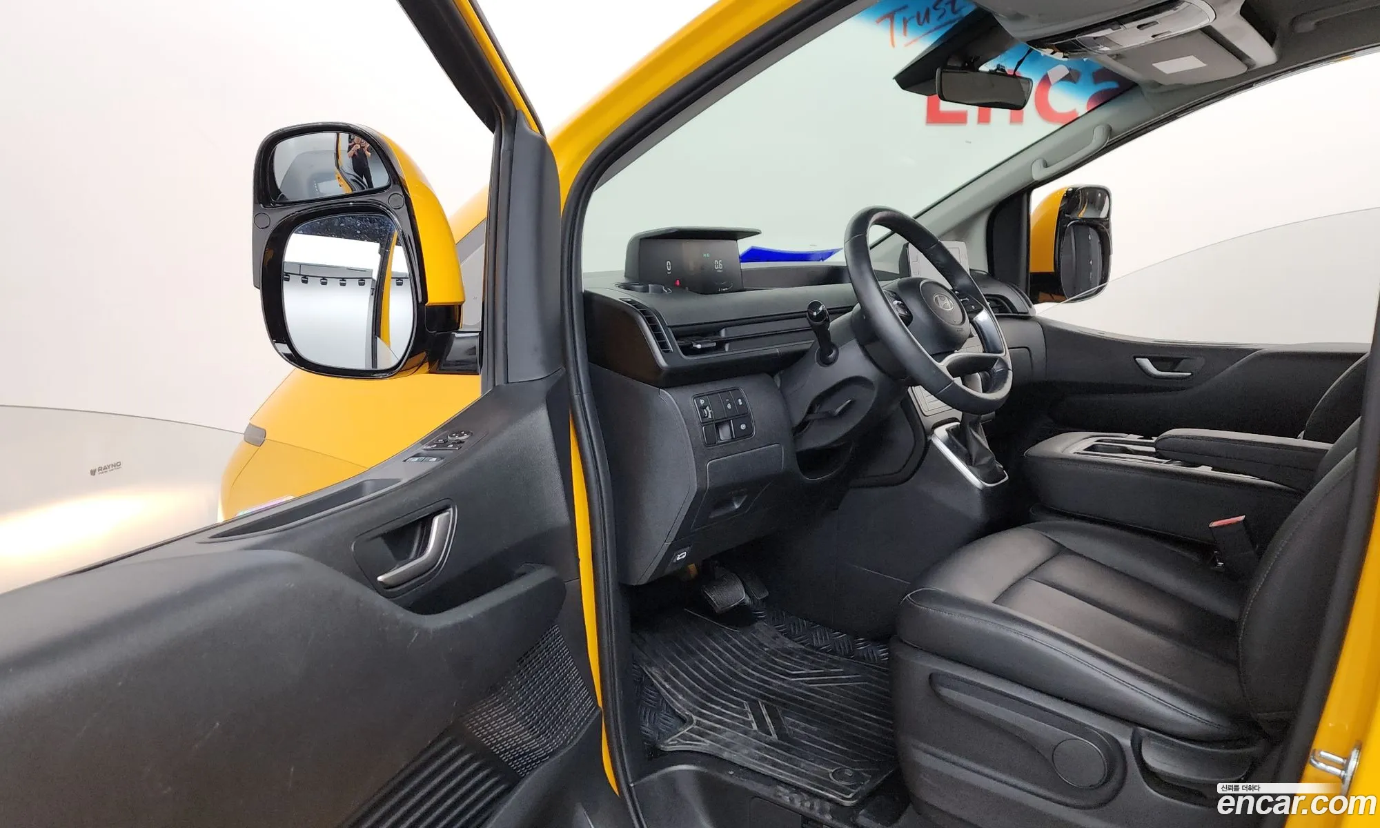 Hyundai Staria 2025 — 15