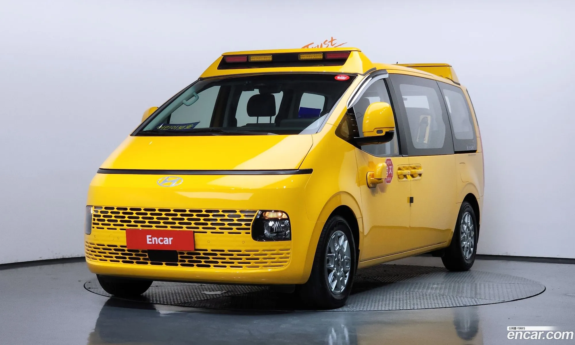 Hyundai Staria 2025 — 10