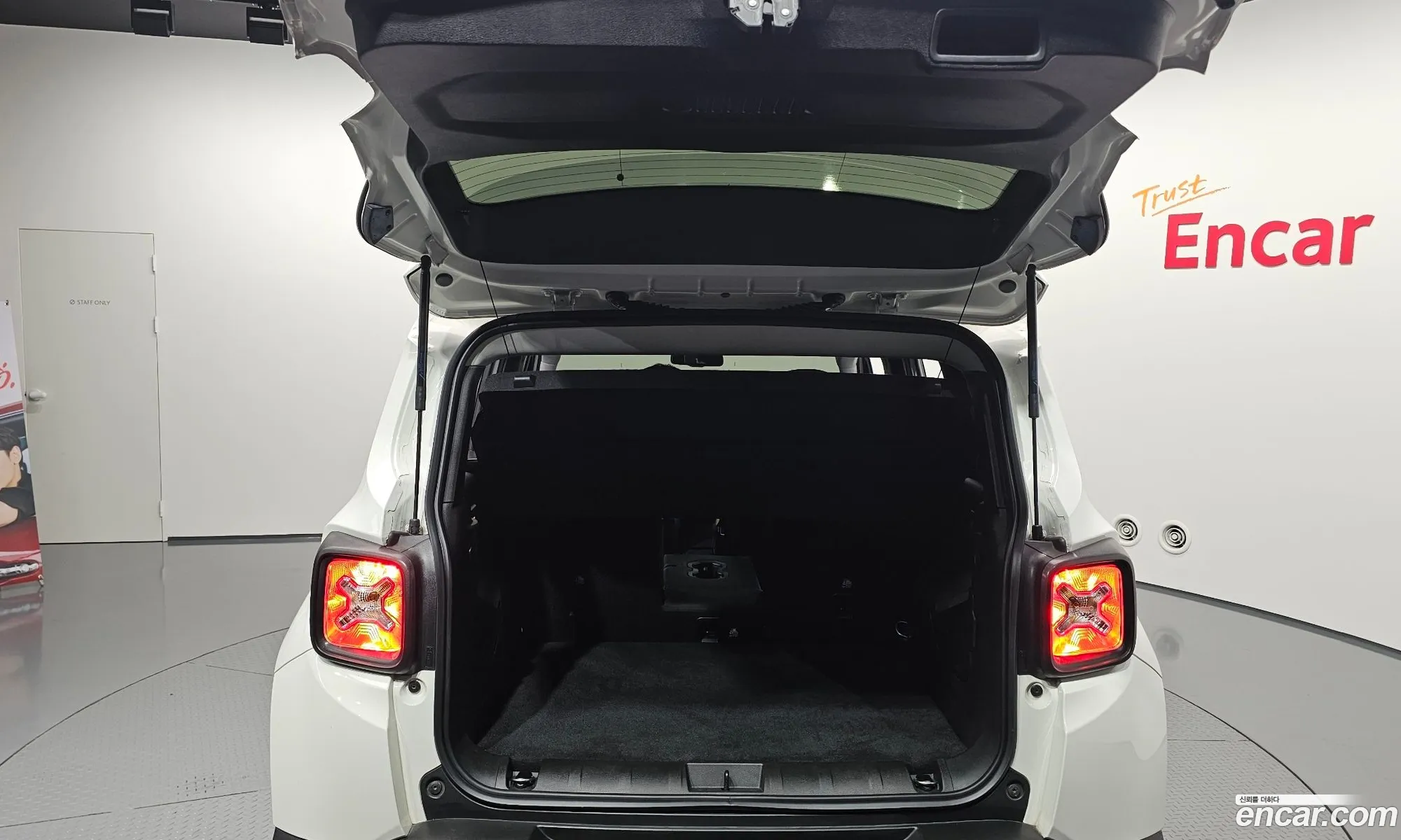 Jeep Renegade 2022 — 14