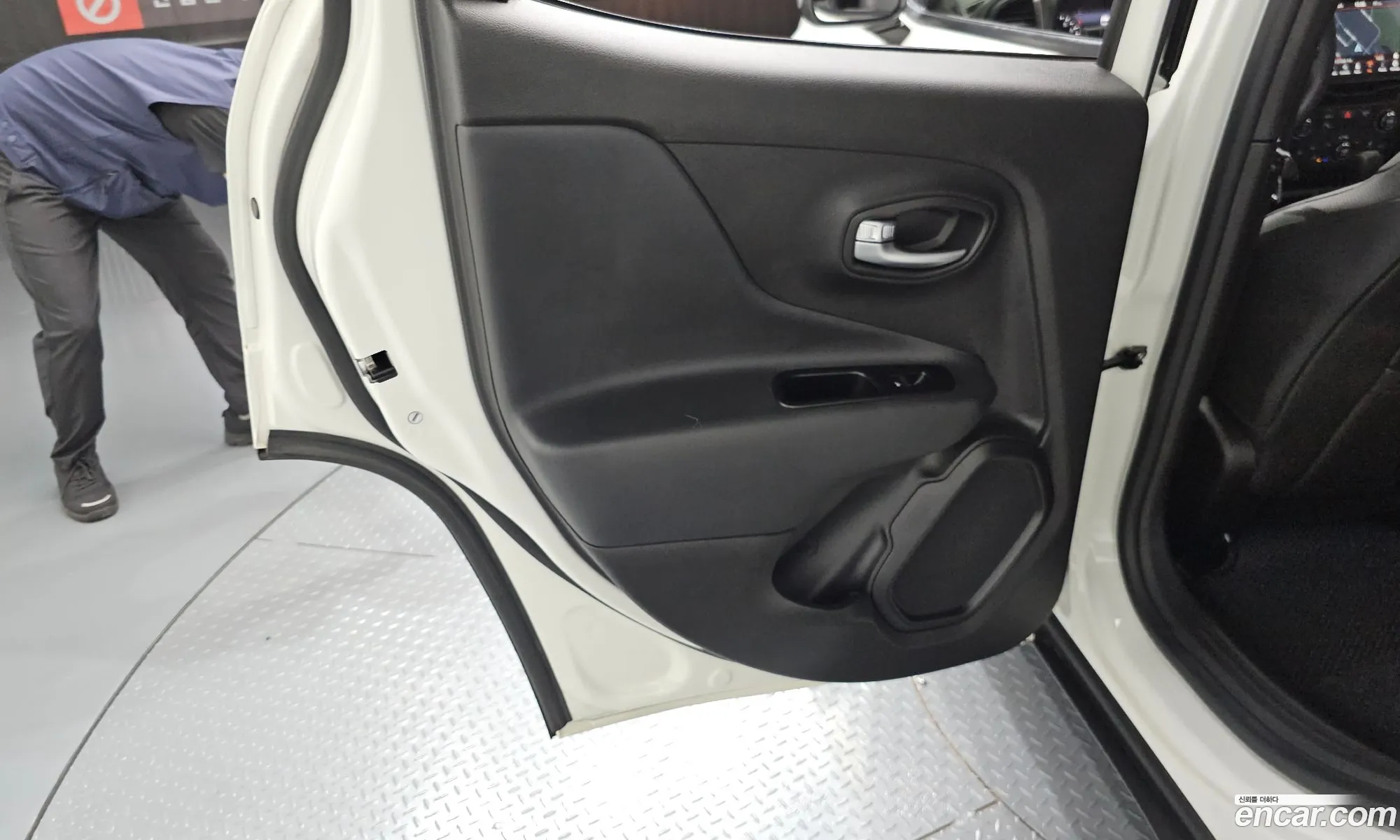Jeep Renegade 2022 — 11