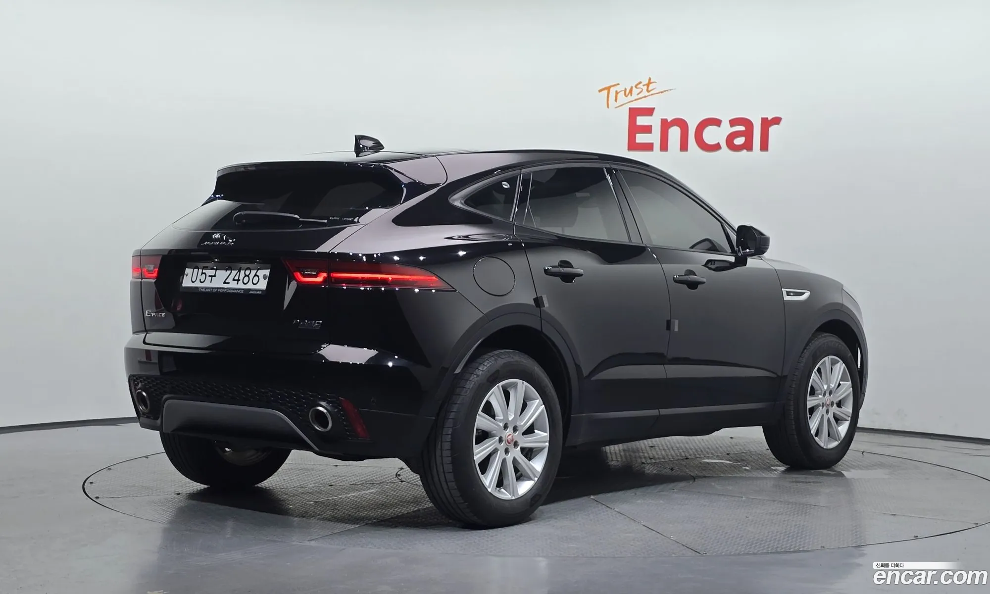 Jaguar E-Pace 2018 SADFA2BX0J1Z29215 — 6