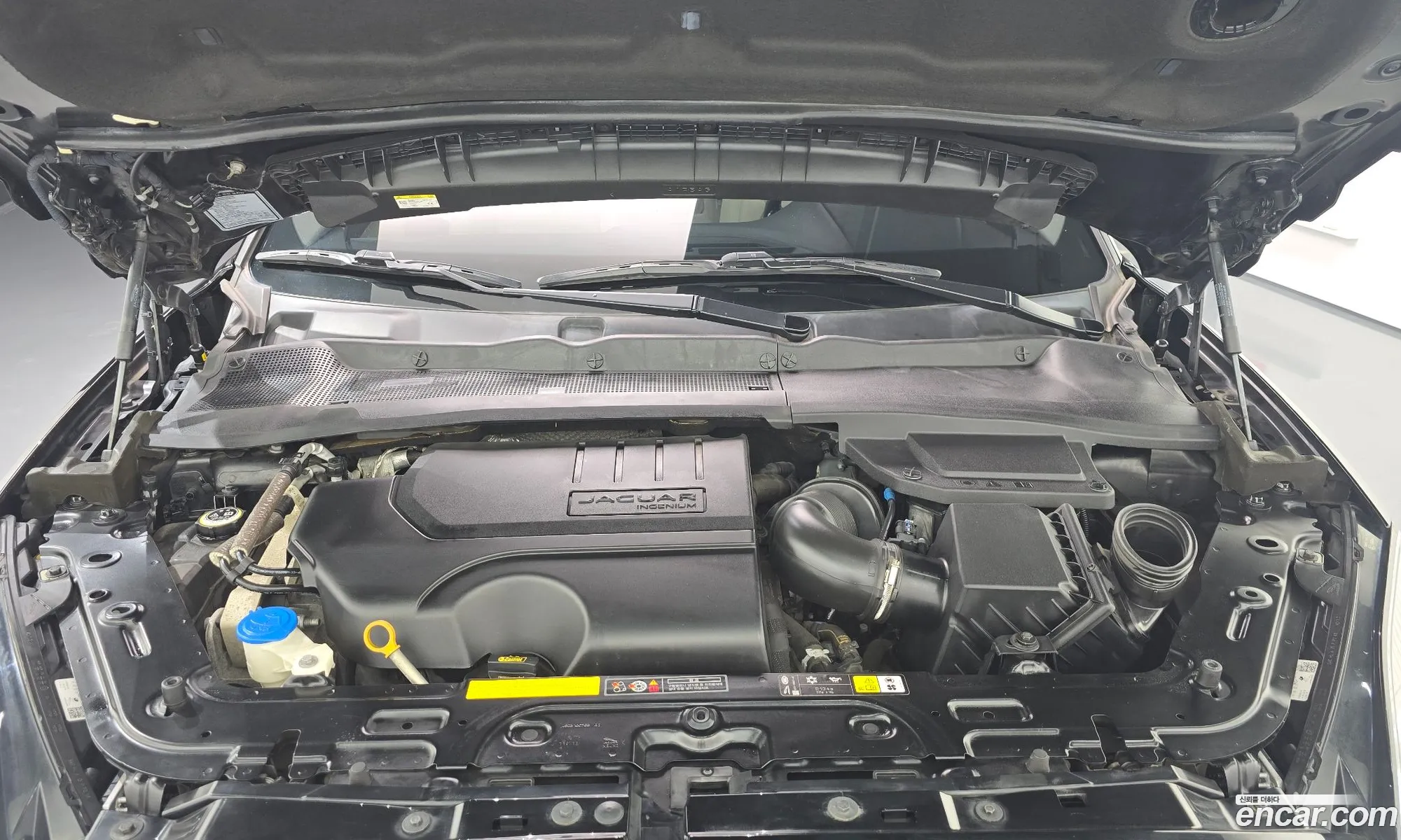 Jaguar E-Pace 2018 SADFA2BX0J1Z29215 — 3