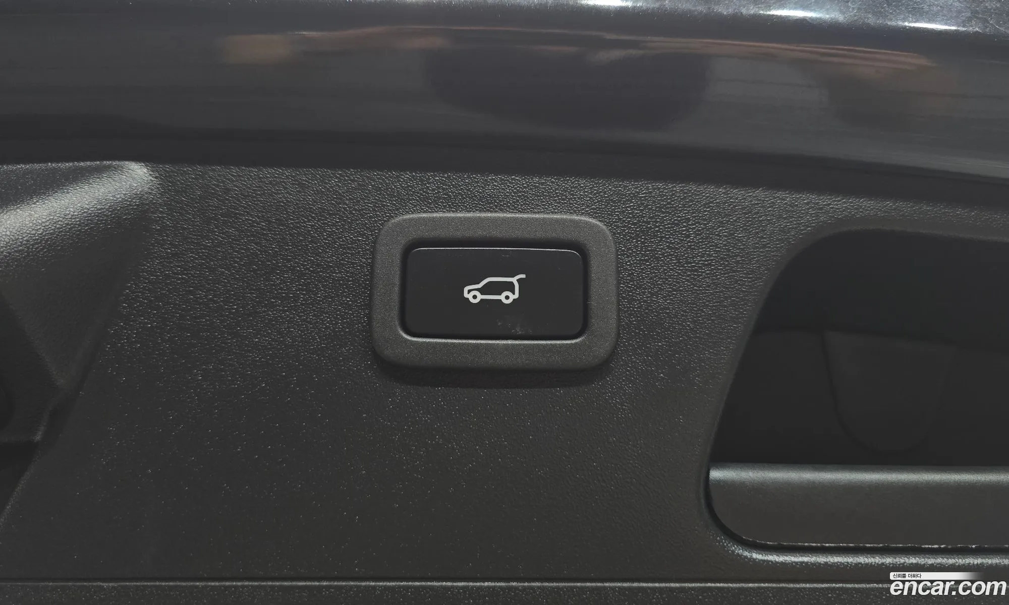 Jaguar E-Pace 2018 SADFA2BX0J1Z29215 — 23