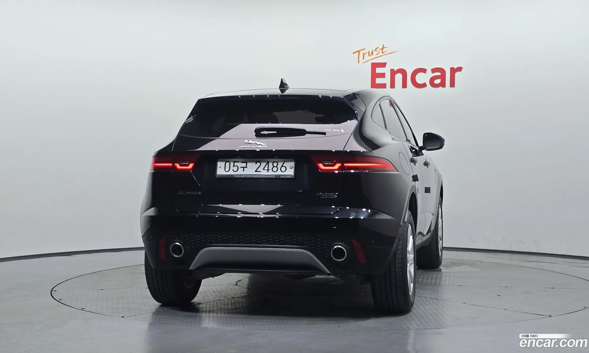 Jaguar E-Pace 2018 SADFA2BX0J1Z29215 — 22