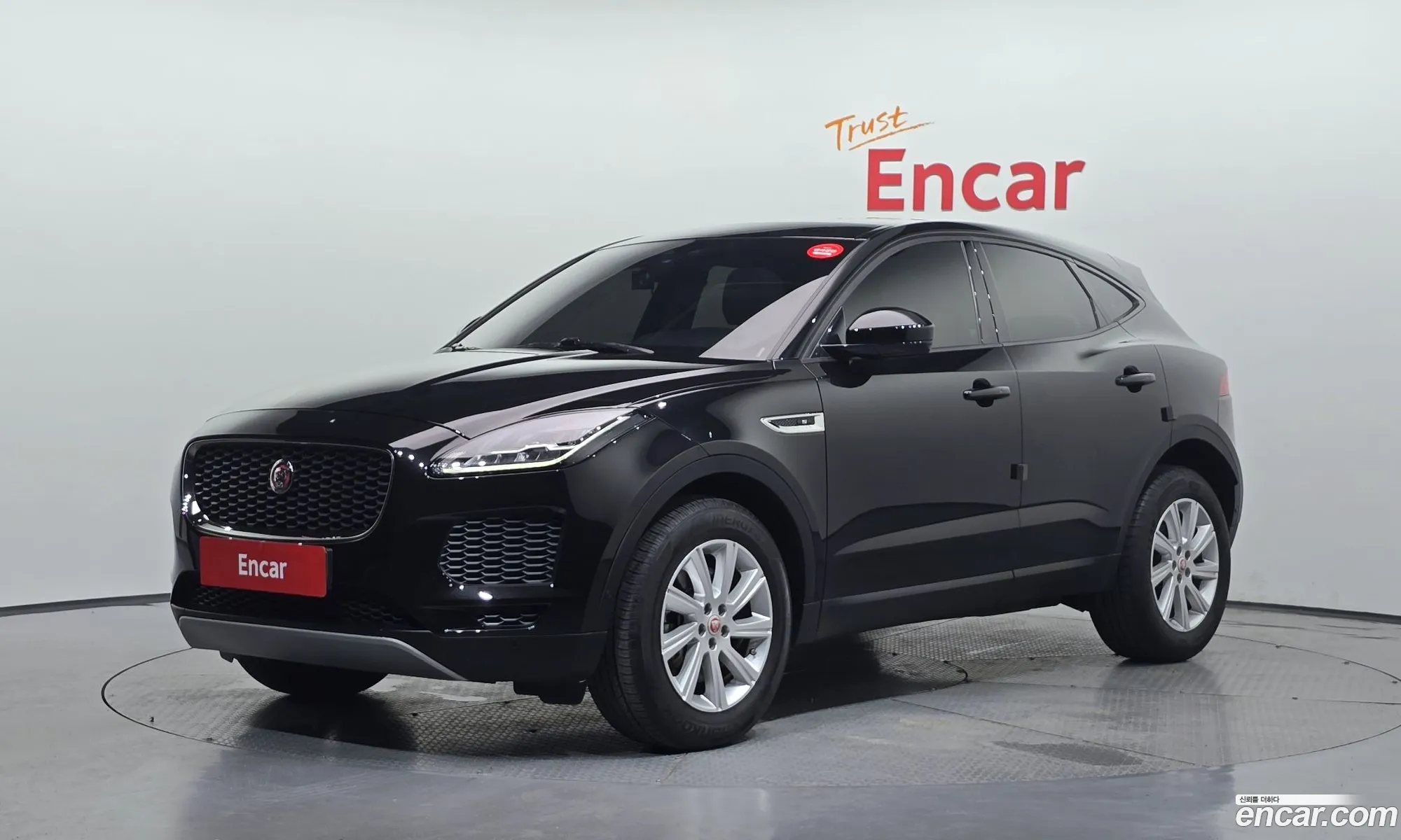 Jaguar E-Pace 2018 SADFA2BX0J1Z29215 — 21