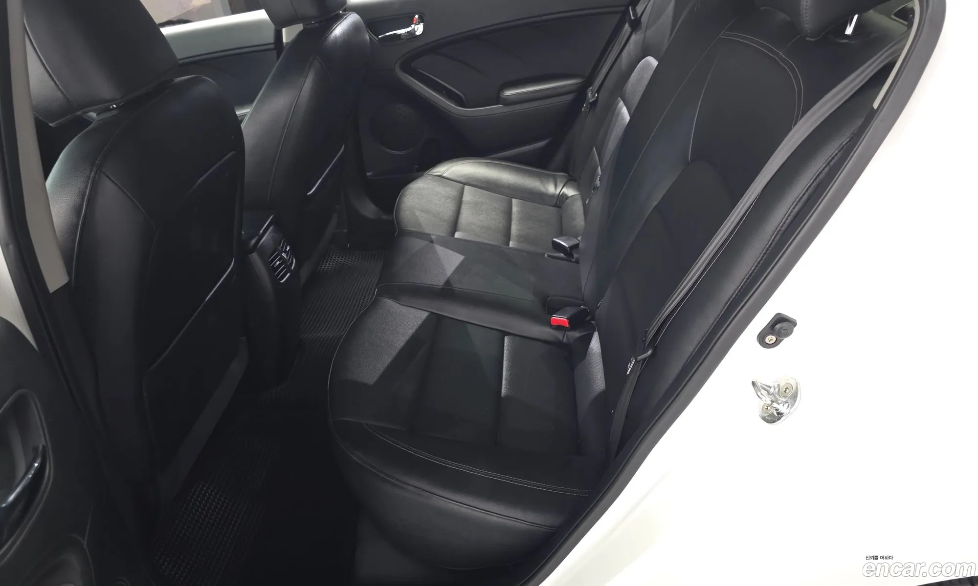 Kia K3 2015 KNAFK41BBFA457699 — 24