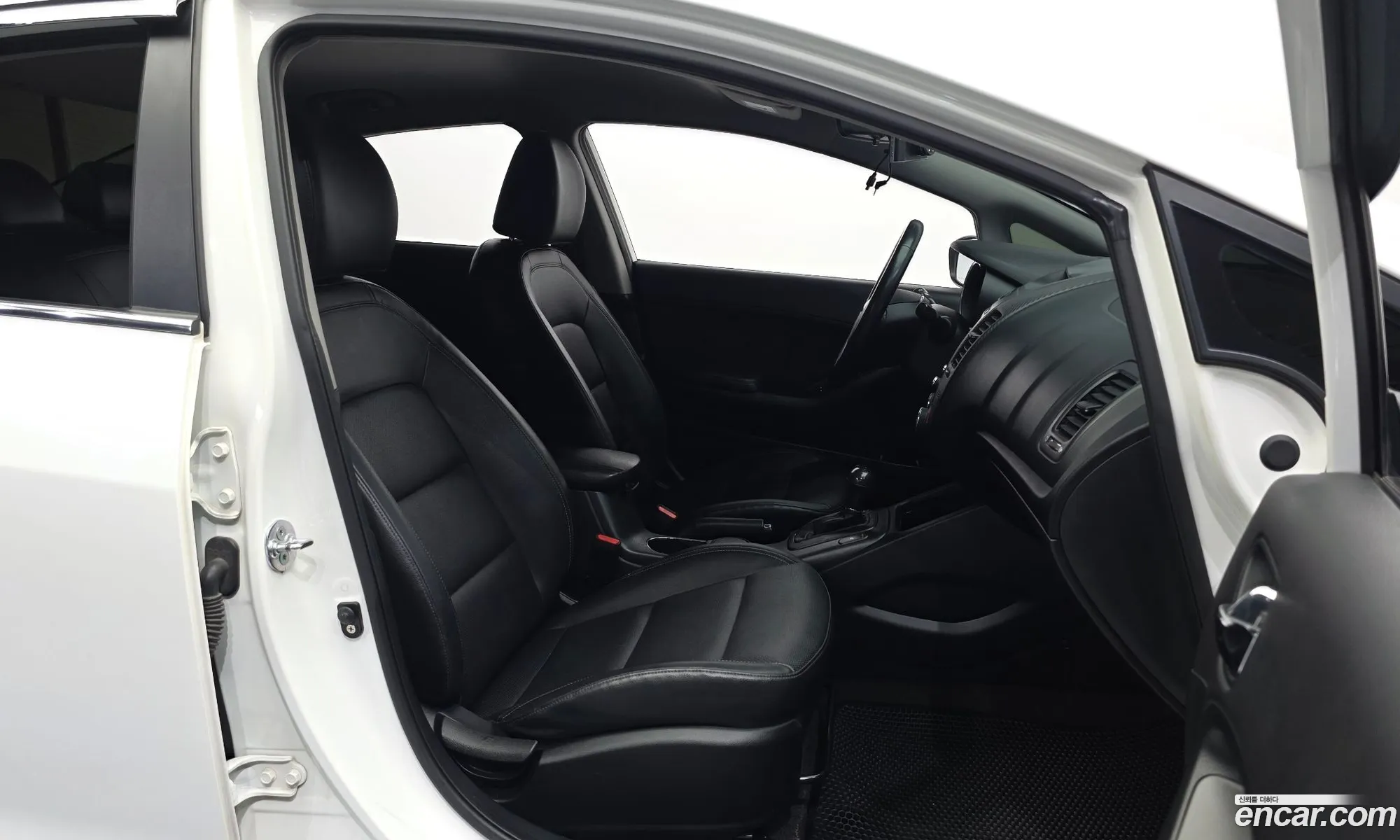 Kia K3 2015 KNAFK41BBFA457699 — 9