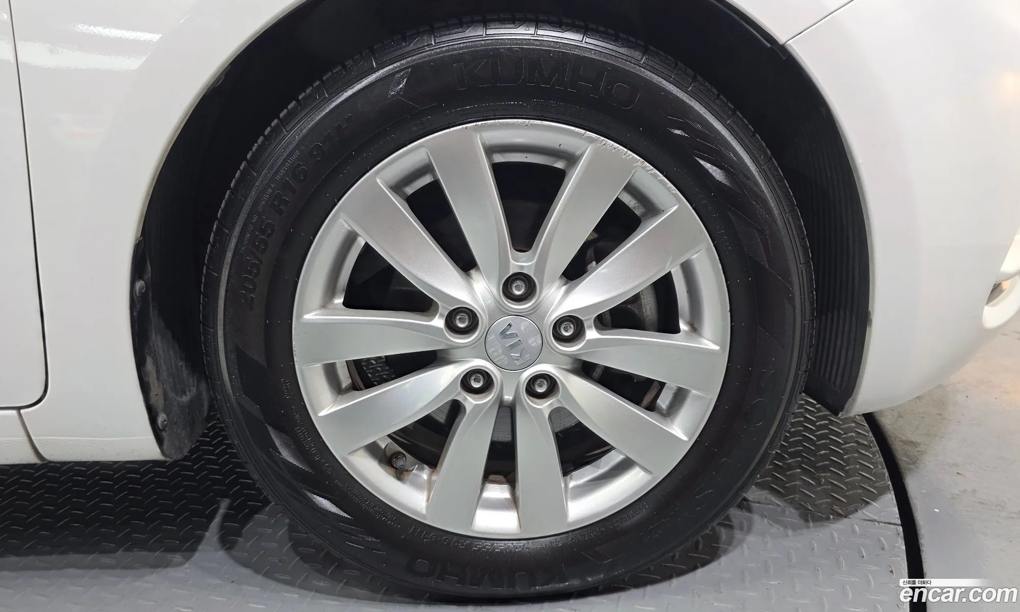 Kia K3 2015 KNAFK41BBFA457699 — 8