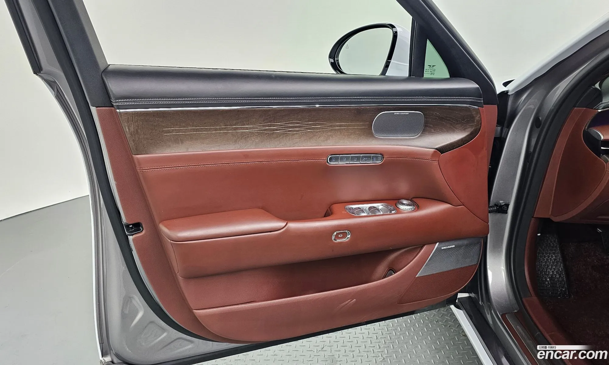 Genesis G90 2022 — 33
