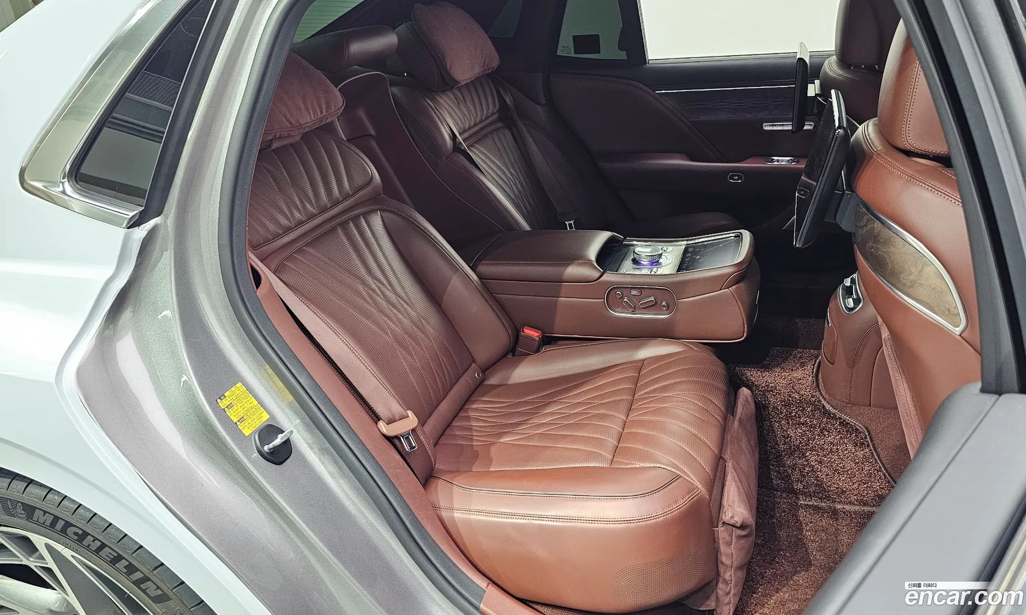Genesis G90 2022 — 22