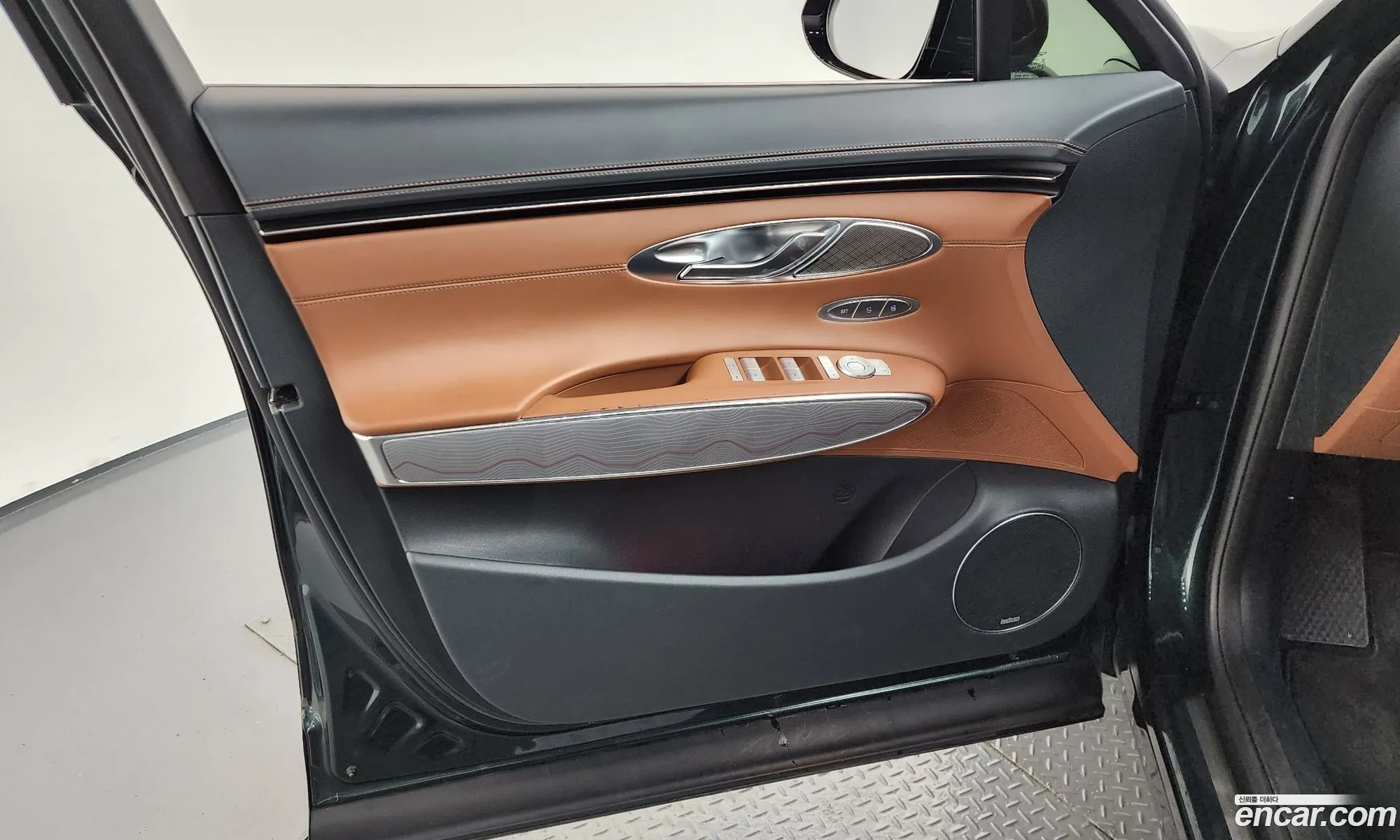 Genesis GV70 2021 — 26