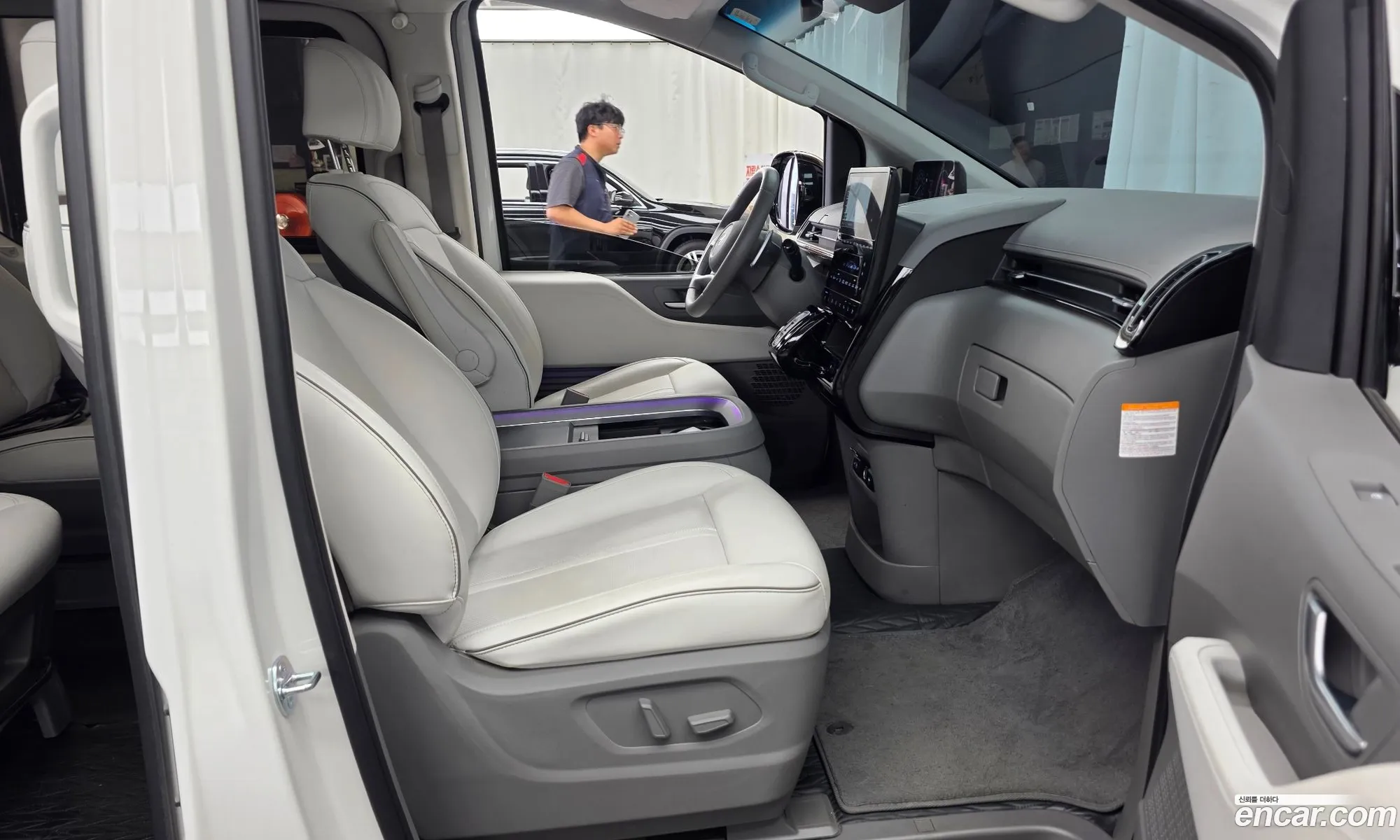 Hyundai Staria 2024 — 7