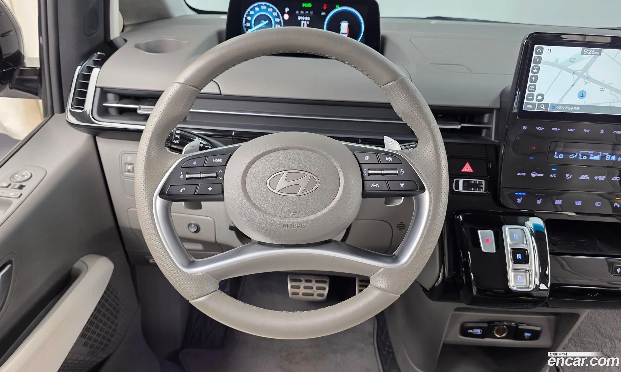 Hyundai Staria 2024 — 15