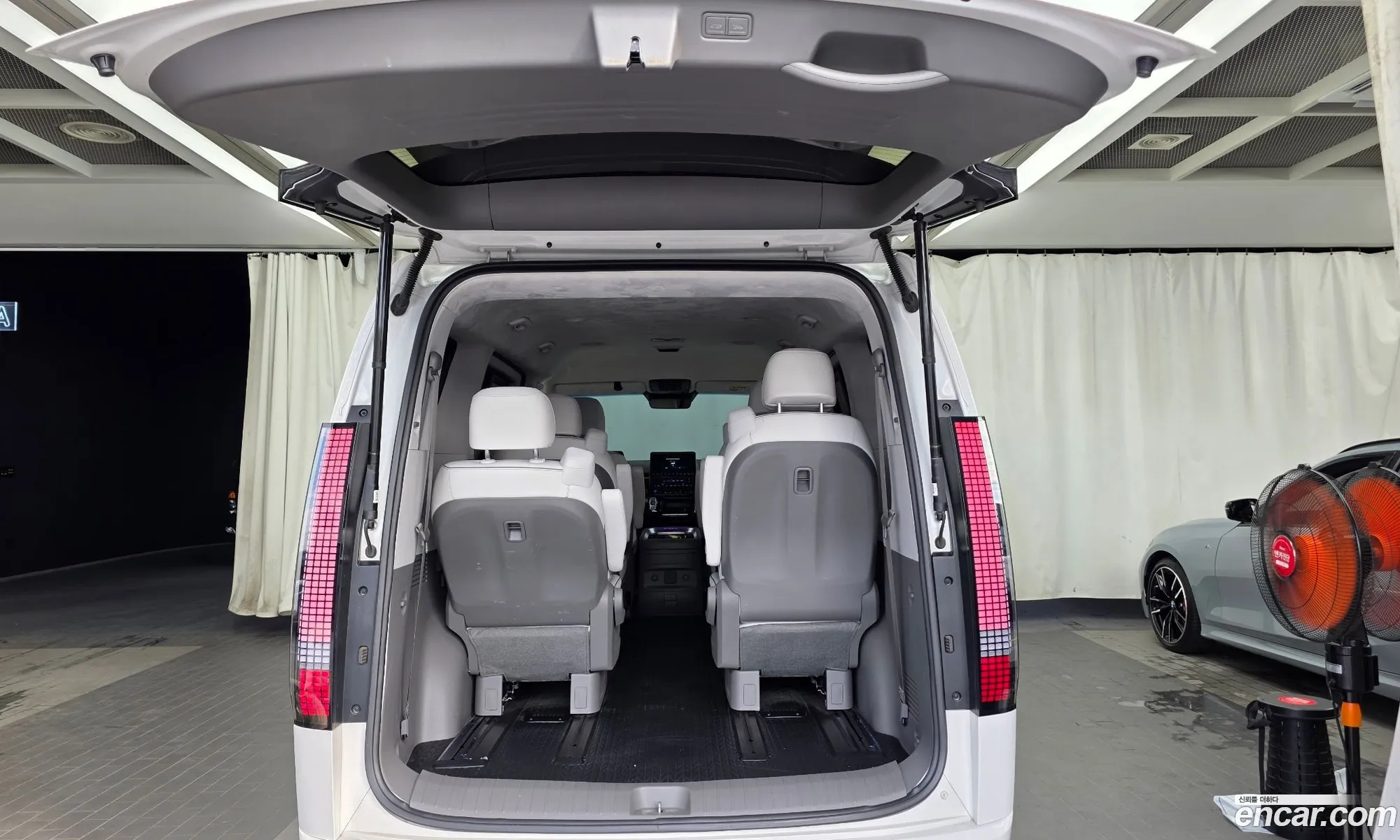 Hyundai Staria 2024 — 18