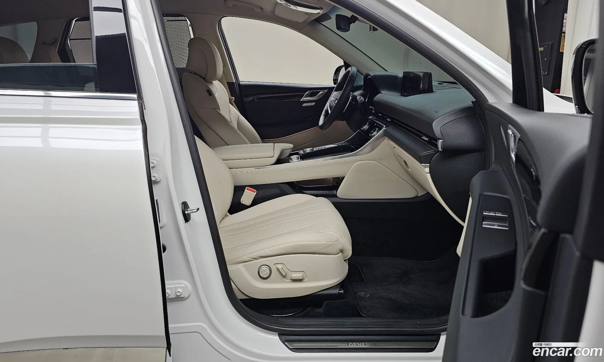 Genesis GV80 2022 KMTHA81BBNU126371 — 31