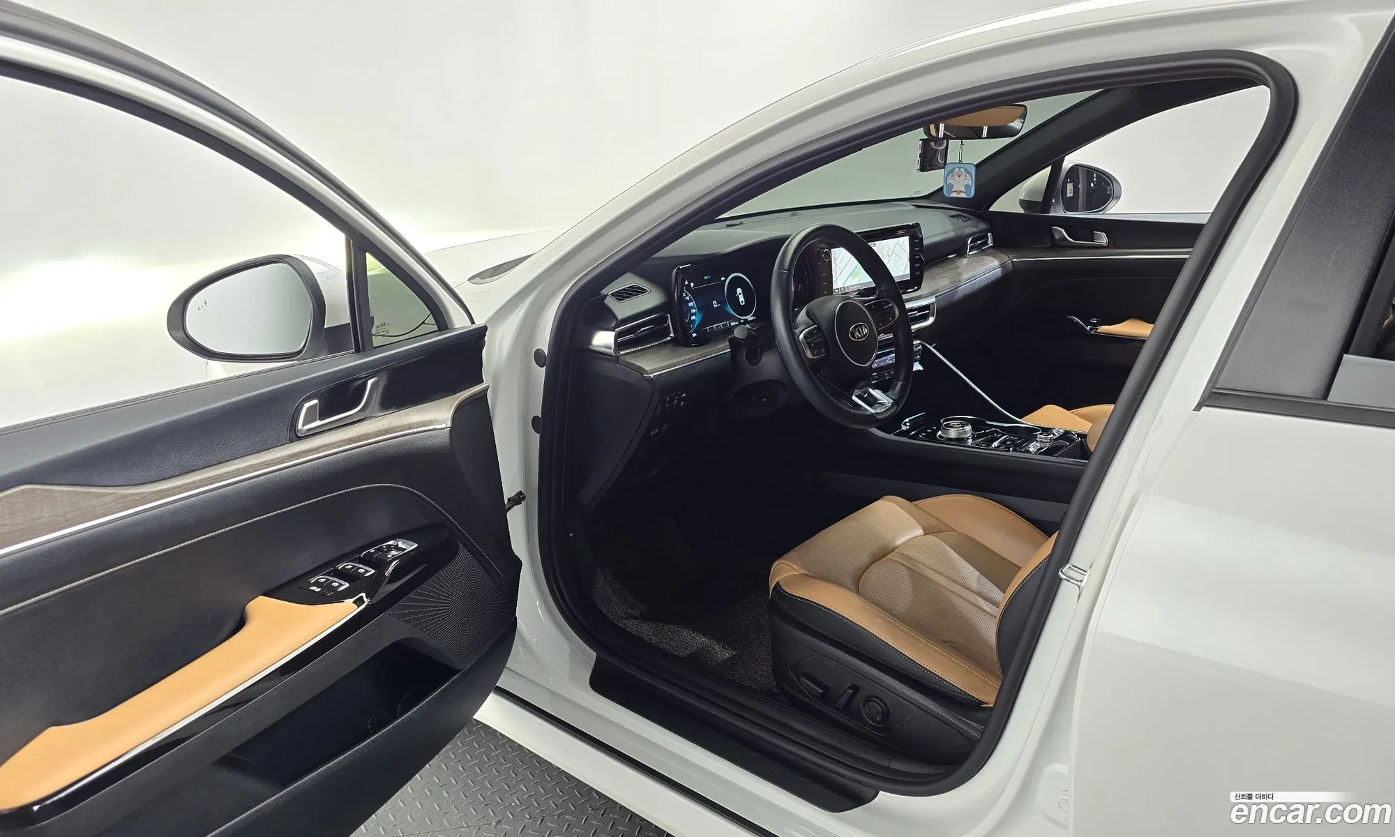 Kia K5 2021 — 17
