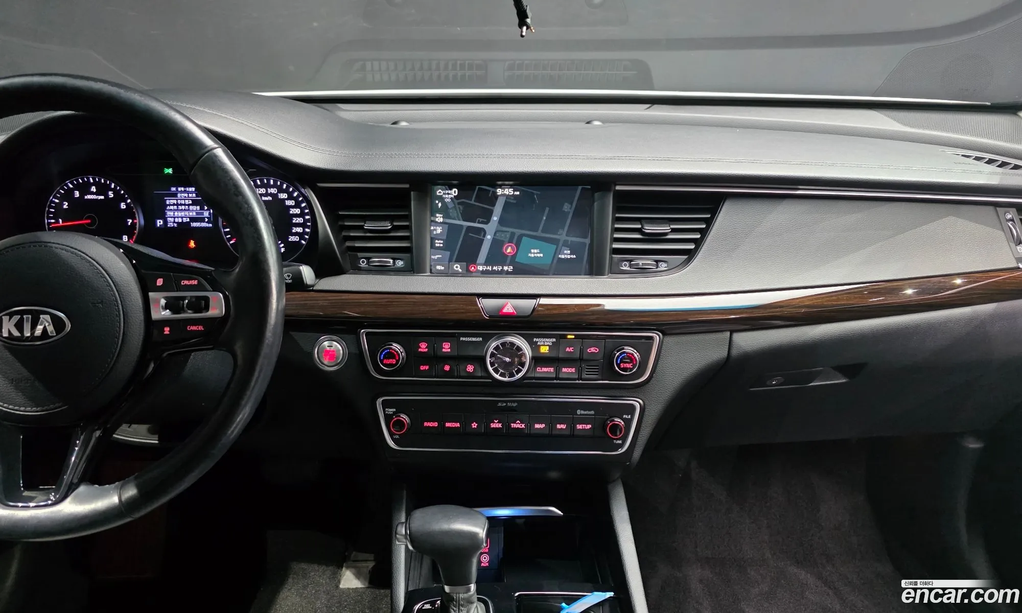 Kia K7 2019 KNALB415BKA172334 — 10